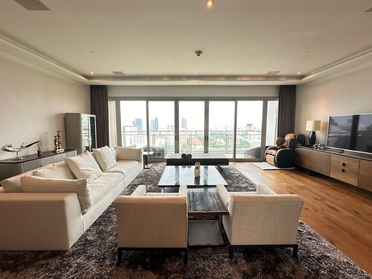 ขายคอนโดวิทยุ ชิดลม หลังสวน : Penthouse 185 Rajadamri 386.56 ตรม ชั้น 27 3 ห้องนอน 4 ห้องน้ำ 2 ห้องรับแขก 2 ห้องแต่งตัว 1 ห้องทำงาน 2 ห้องครัวพร้อมที่เก็บไวน์ 1 ห้อง maid