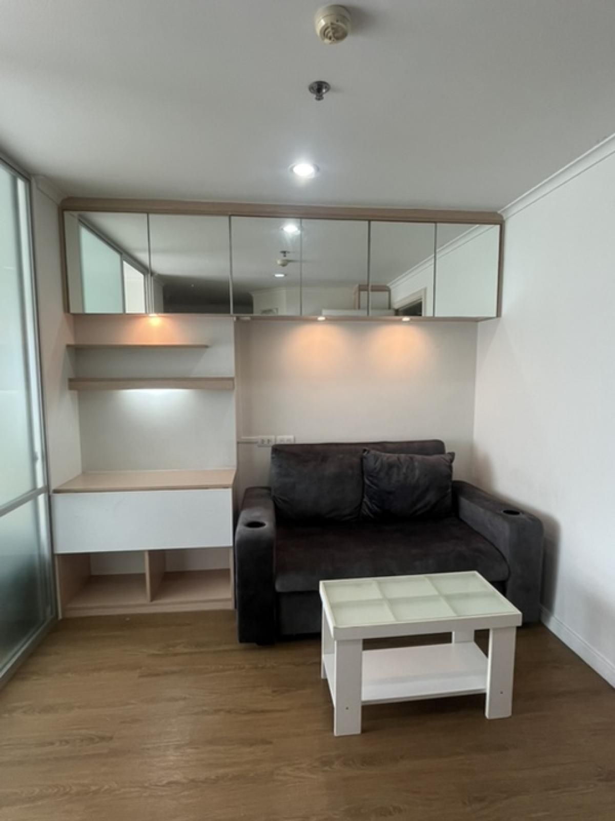 For RentCondoKhlongtoei, Kluaynamthai : Condo For Rent | The Best Value In The Project “Lumpini Place Rama 4 - Kluaynamthai” 29 Sq.m. Near BTS Ekkamai