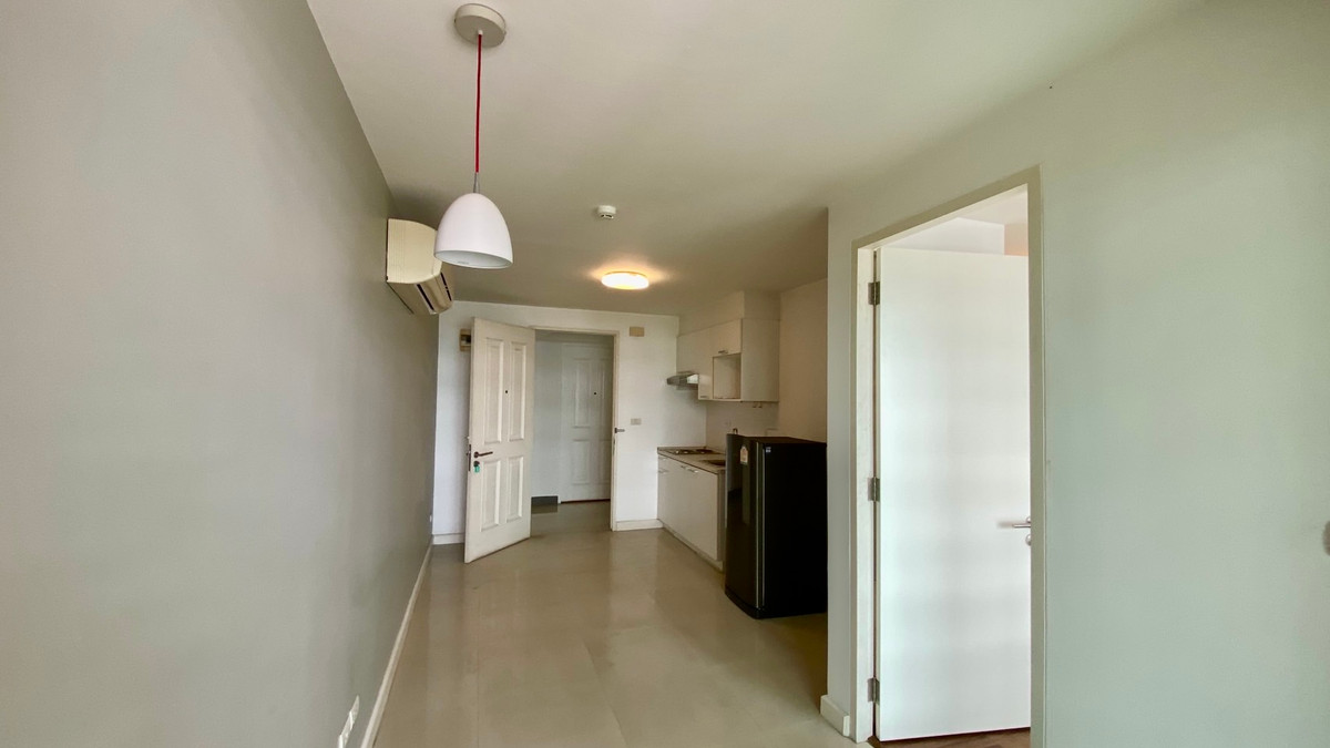 ขายคอนโดสุขุมวิท อโศก ทองหล่อ : ✨ขายด่วน! The Clover ทองหล่อ 18 | โลว์ไรส์สไตล์รีสอร์ท ใจกลางย่านไลฟ์สไตล์สุดชิค✨ ขนาด 1 ห้องนอน ระเบียงหันทิศเหนือ อยู่สบาย ไม่ร้อน