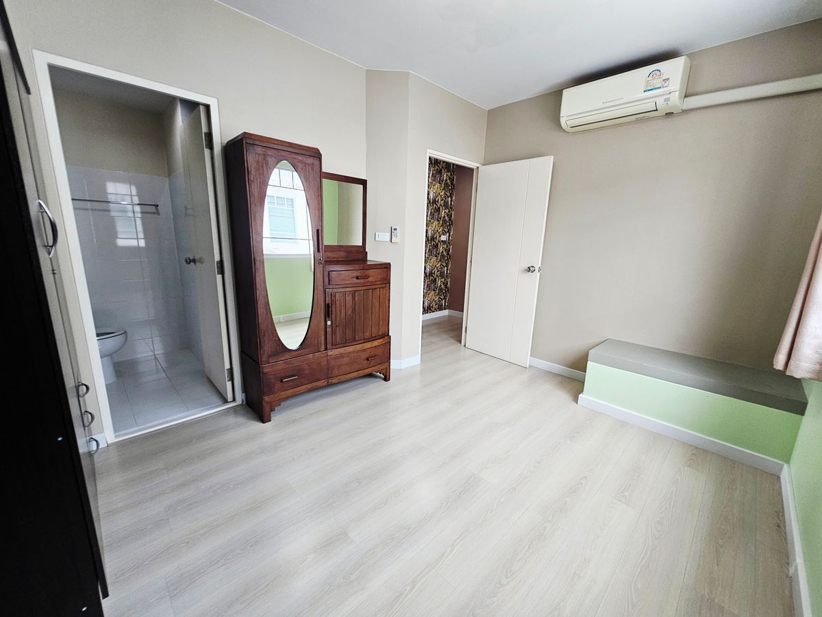 ให้เช่าทาวน์โฮมบางนา แบริ่ง ลาซาล : ให้เช่า ทาวน์เฮ้าส์ อินดี้ บางนา กม.7 พร้อมอยู่ เฟอร์ฯครบ For Rent: Indy Bangna Km.7 Townhouse, Fully Furnished