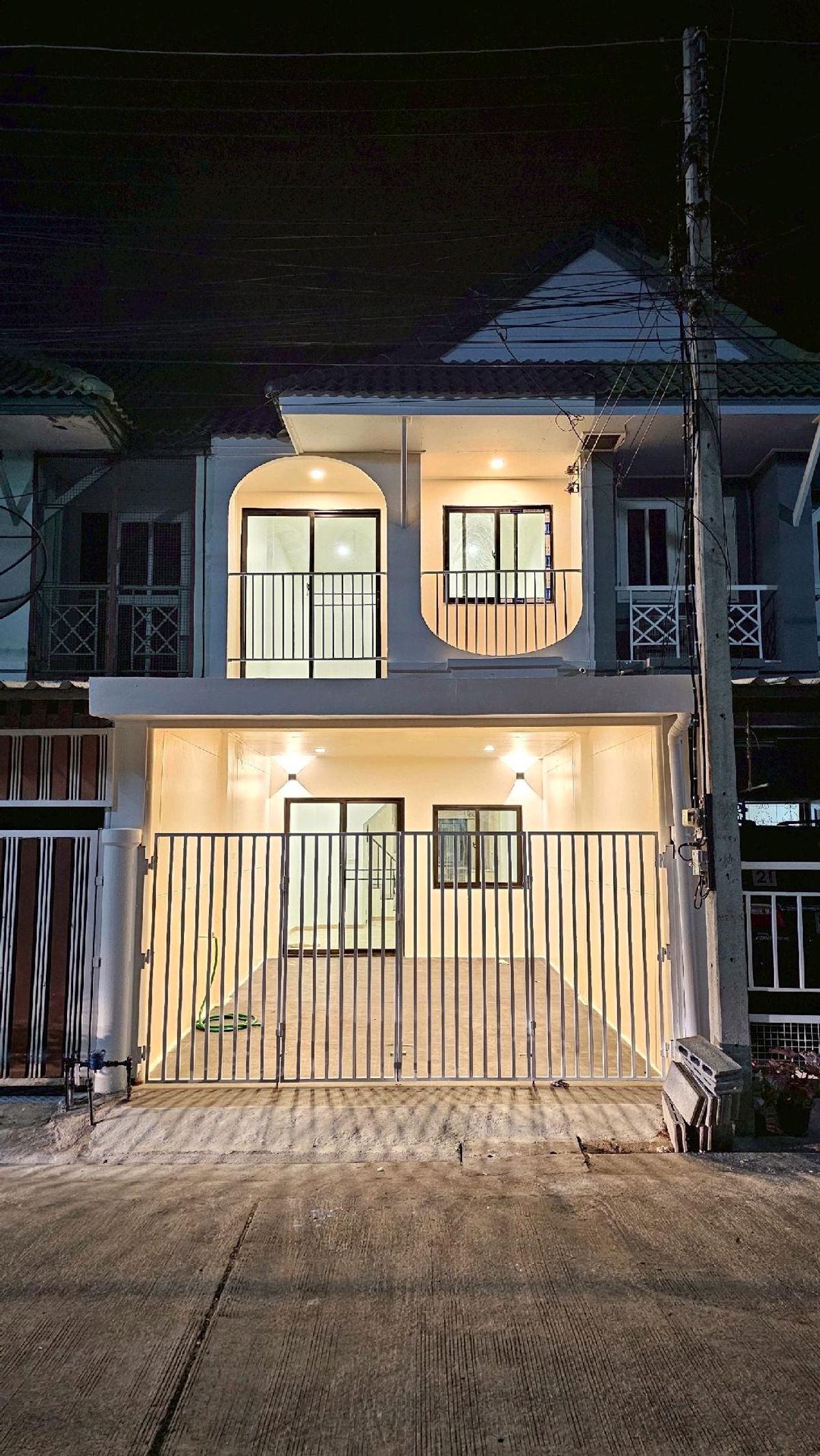 ขายทาวน์โฮมสุพรรณบุรี : ขายทาวน์โฮม ใจกลางเมืองสุพรรณบุรี