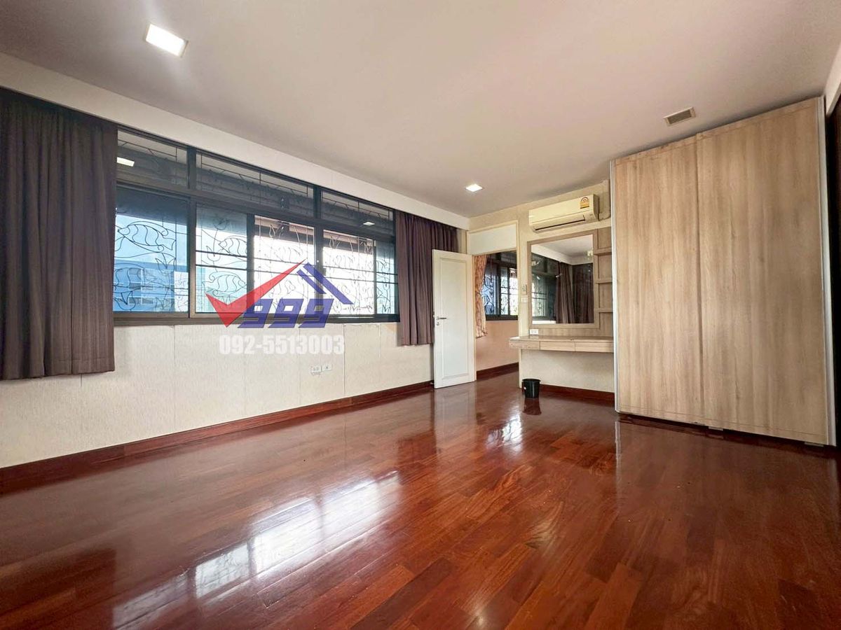 HousePattanakan, Srinakarin : 📌Sale/Rent 2 -story house, 5 bedrooms, can be made into an office, 1 rai area, good location, On Nut 66, Intersection 11  