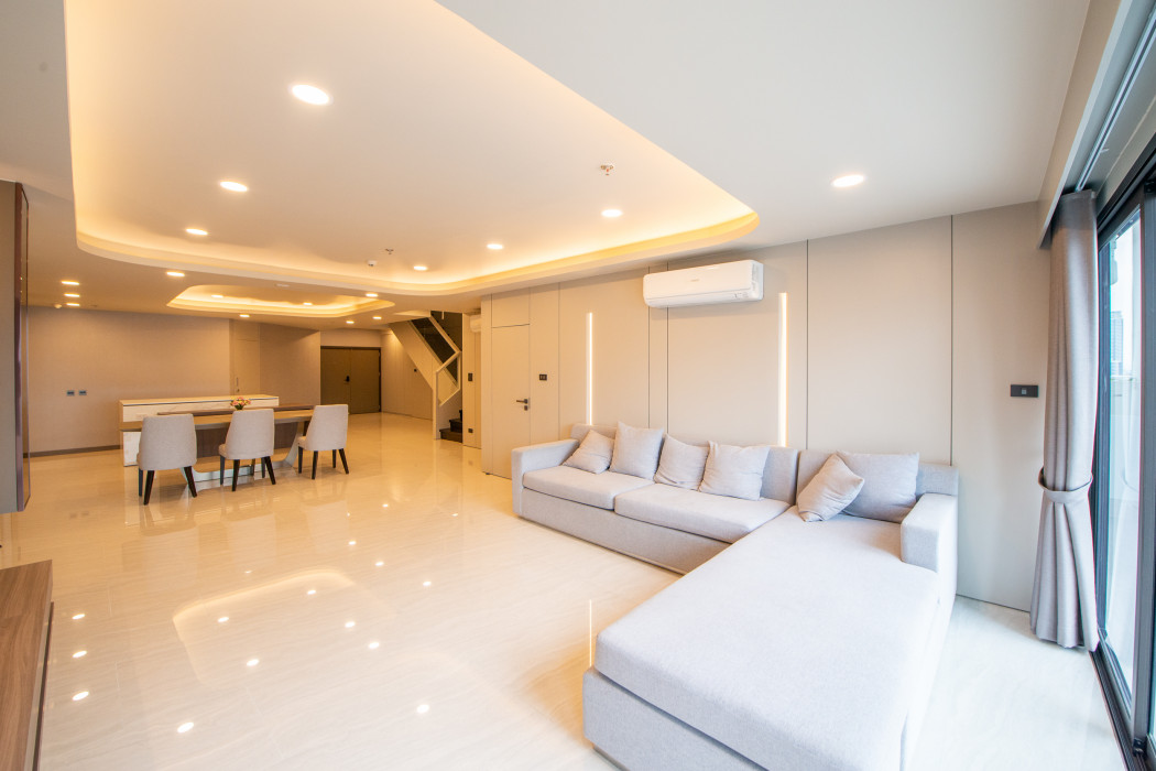 ขายคอนโดนานา : ขายคอนโด คริสตัลการ์เด้น นานา 311 ตรม ห้องใหญ่มาก 4 ห้องนอน แต่งสวย เฟอร์ครบ พร้อมอยู่