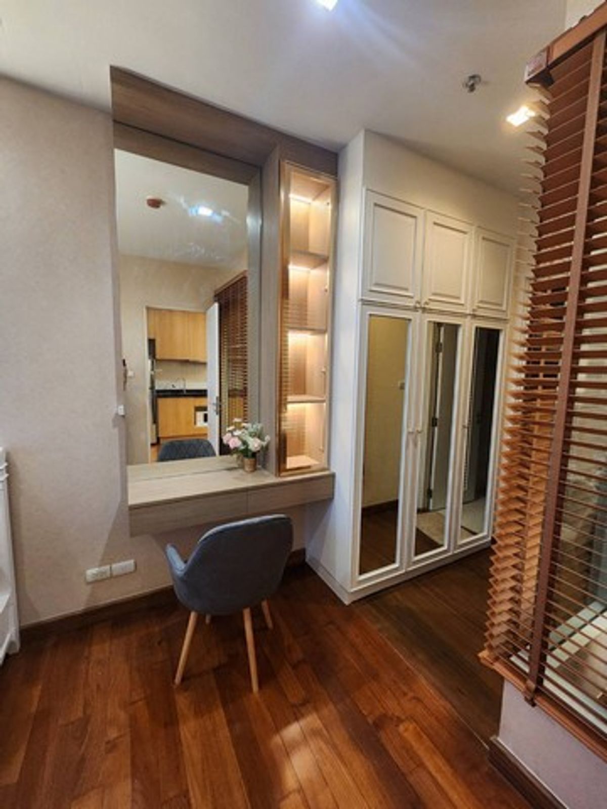 For RentCondoSathorn, Narathiwat : For rent IVY Sathorn 10, 18, size 40 sq.m., near BTS Chong Nonsi