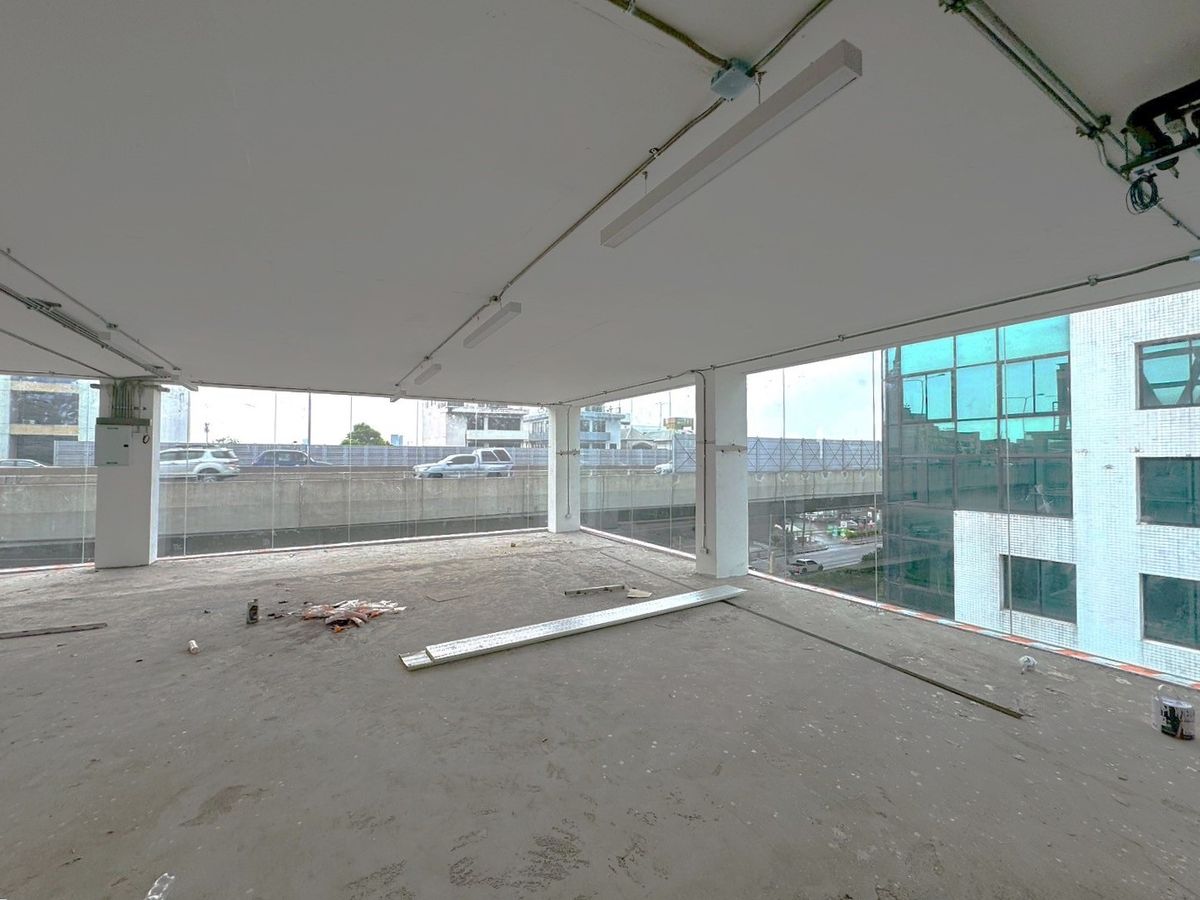 Shop HouseRama9, Petchburi, RCA : New 6-Storey Commercial Building on Rama 9 Road ** NO CO-AGENT ** 全新6层商业建筑楼，位于拉玛九道路。不接受中介合作。