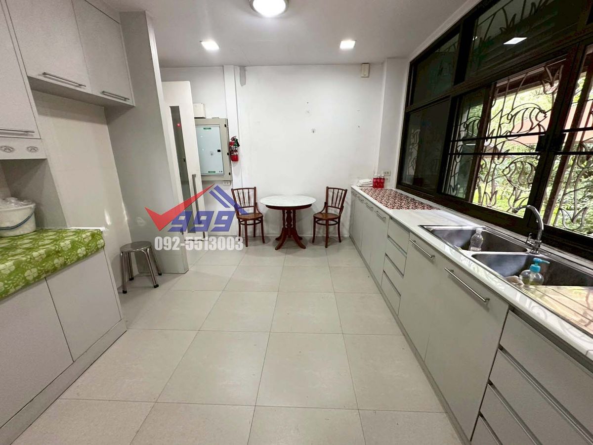 HousePattanakan, Srinakarin : 📌Sale/Rent 2 -story house, 5 bedrooms, can be made into an office, 1 rai area, good location, On Nut 66, Intersection 11  