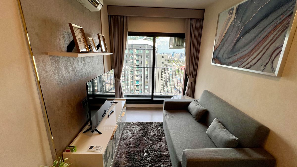 For RentCondoRama9, Petchburi, RCA : Life Asoke Hype rental price 25,000 baht/month [MNR250502]