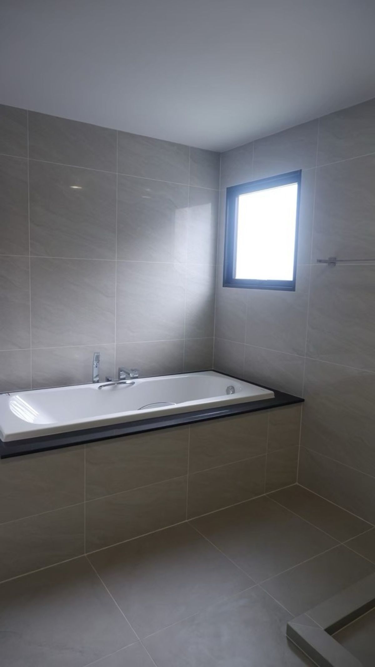 For SaleHouseBangna, Bearing, Lasalle : 🏡 Luxury Single House in Bangna - Srivaree 4 beds, 5 baths, spacious design with multiple parking spaces. Prime location with quick access to Burapha Withi Expressway and Suvarnabhumi Airport.