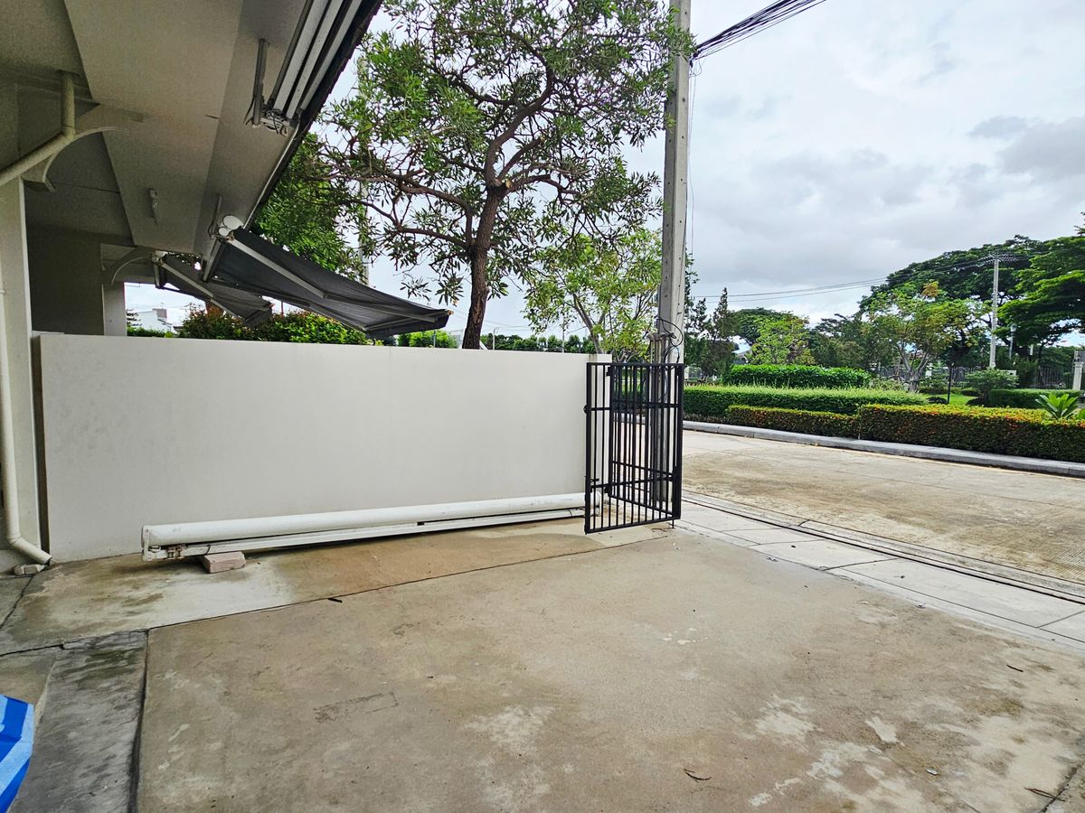 ให้เช่าทาวน์โฮมบางนา แบริ่ง ลาซาล : ให้เช่า ทาวน์เฮ้าส์ อินดี้ บางนา กม.7 พร้อมอยู่ เฟอร์ฯครบ For Rent: Indy Bangna Km.7 Townhouse, Fully Furnished