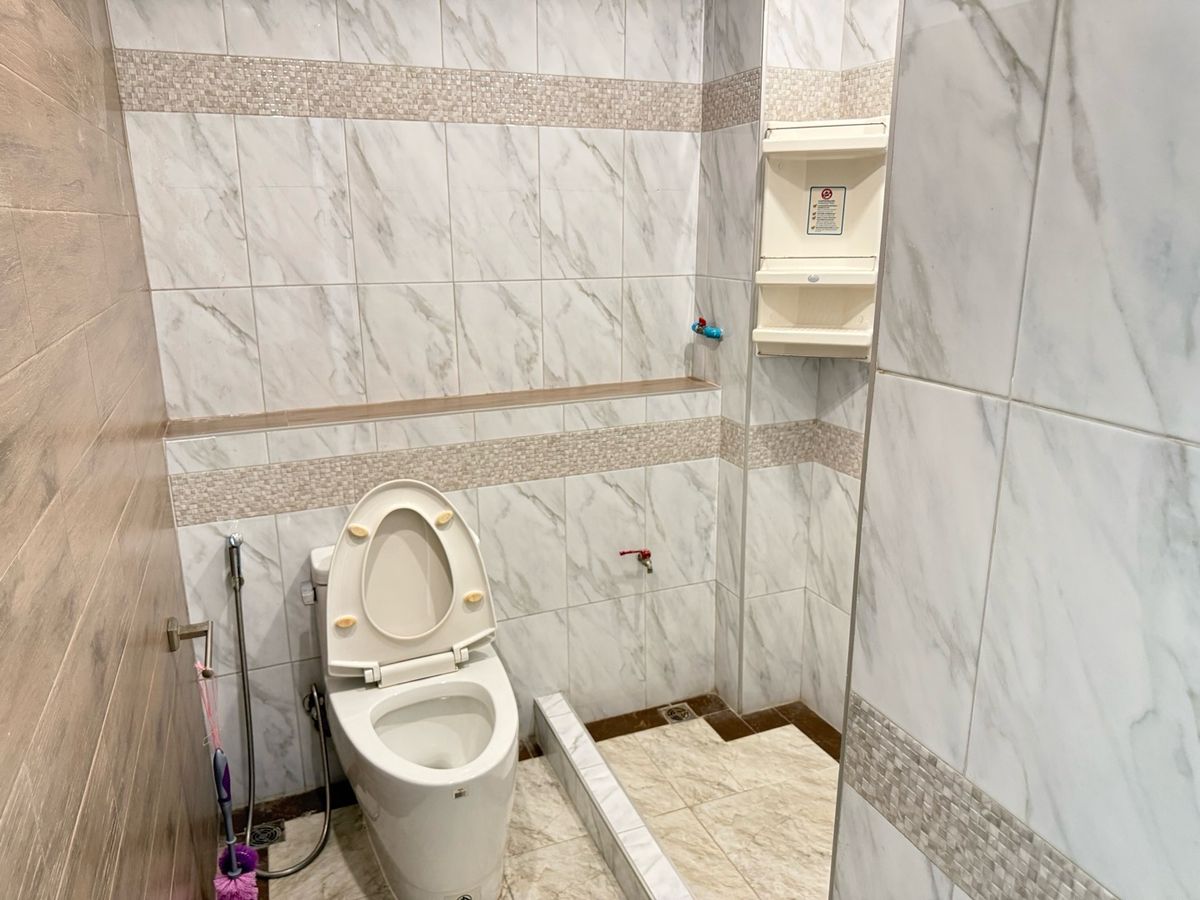 อาคารพาณิชย์นวมินทร์ รามอินทรา : อาคารพาณิชย์ รีโนเวทใหม่ ตินถนนคู้บอน ถนนใหญ่