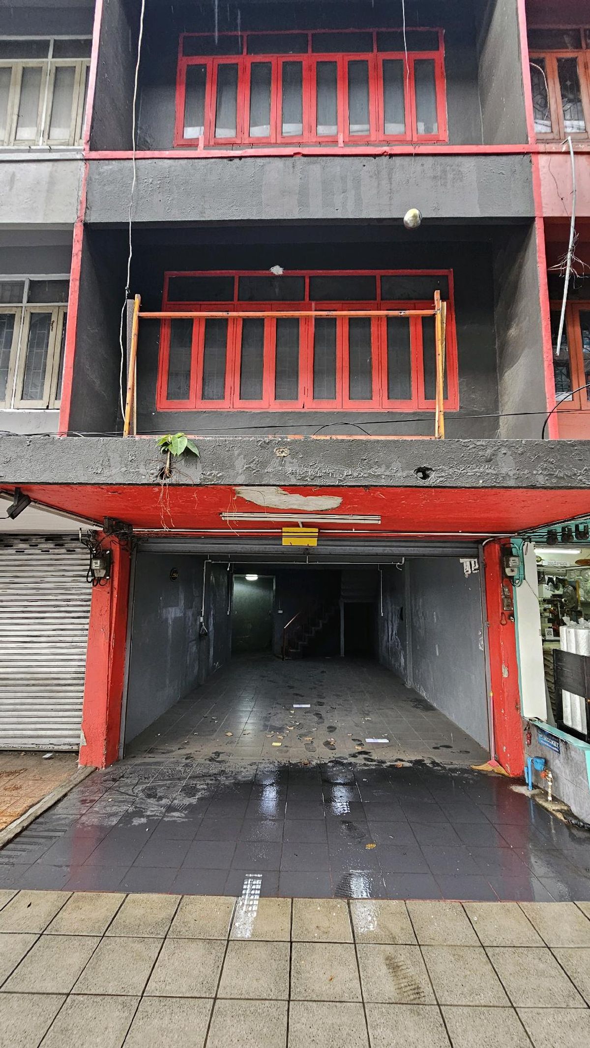 ขายอาคารพาณิชย์เกษตรศาสตร์ รัชโยธิน : ขาย อาคารพาณิชย์ 3 ชั้น ติดถนนพหลโยธิน