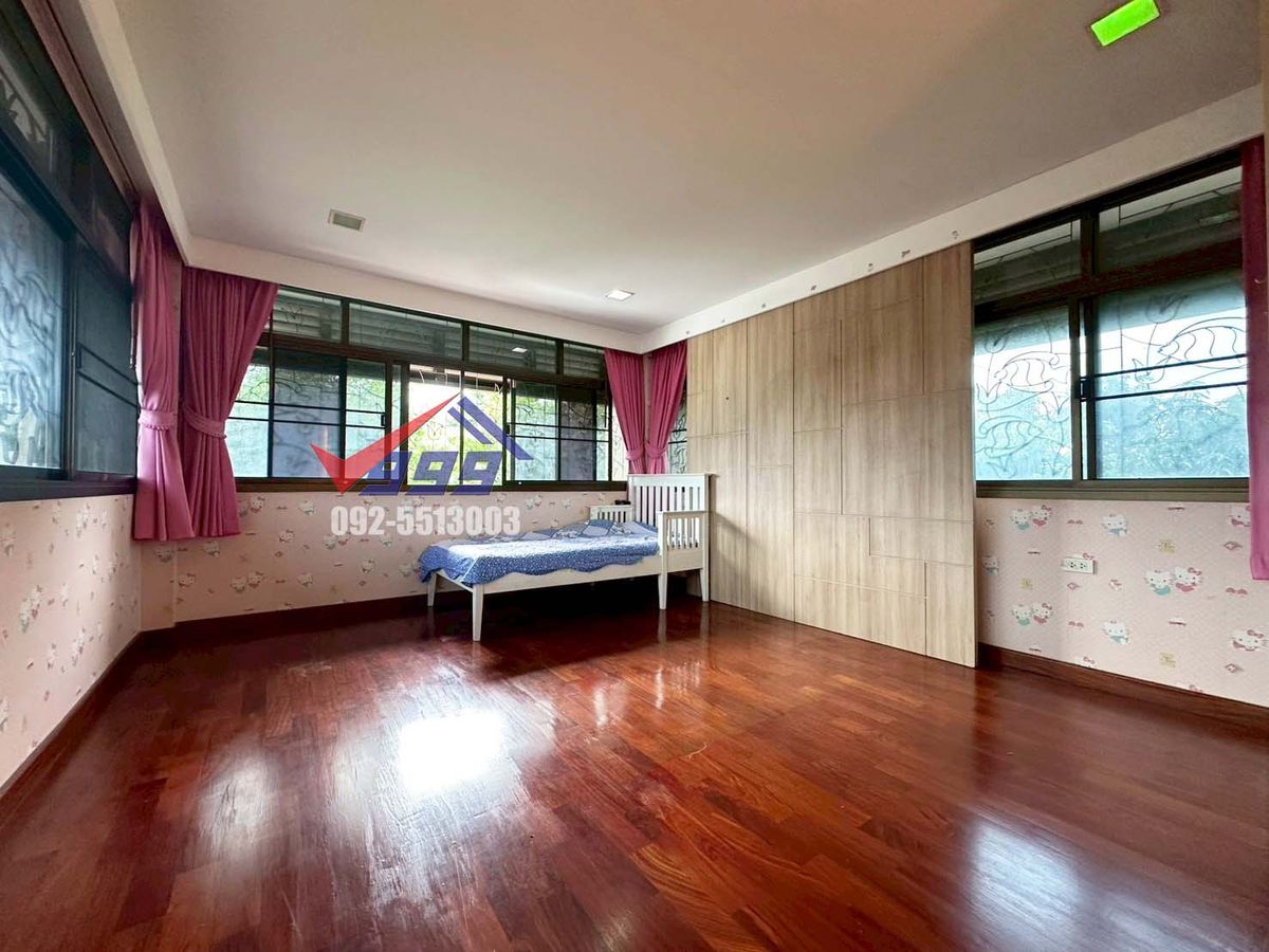 HousePattanakan, Srinakarin : 📌Sale/Rent 2 -story house, 5 bedrooms, can be made into an office, 1 rai area, good location, On Nut 66, Intersection 11  