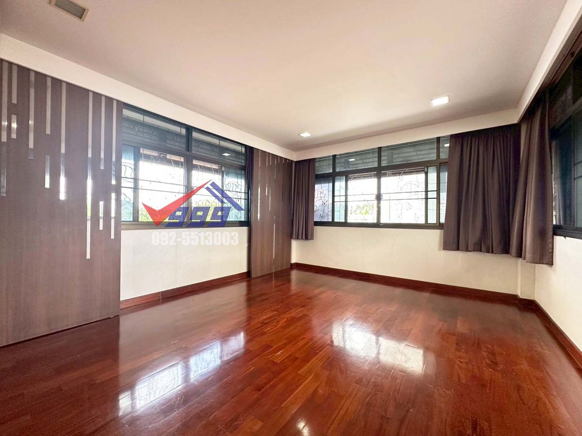 HousePattanakan, Srinakarin : 📌Sale/Rent 2 -story house, 5 bedrooms, can be made into an office, 1 rai area, good location, On Nut 66, Intersection 11  