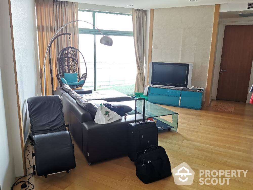 For SaleCondoSathorn, Narathiwat : 4-BR Condo at Chatrium Riverside Condominium near BTS Saphan Taksin