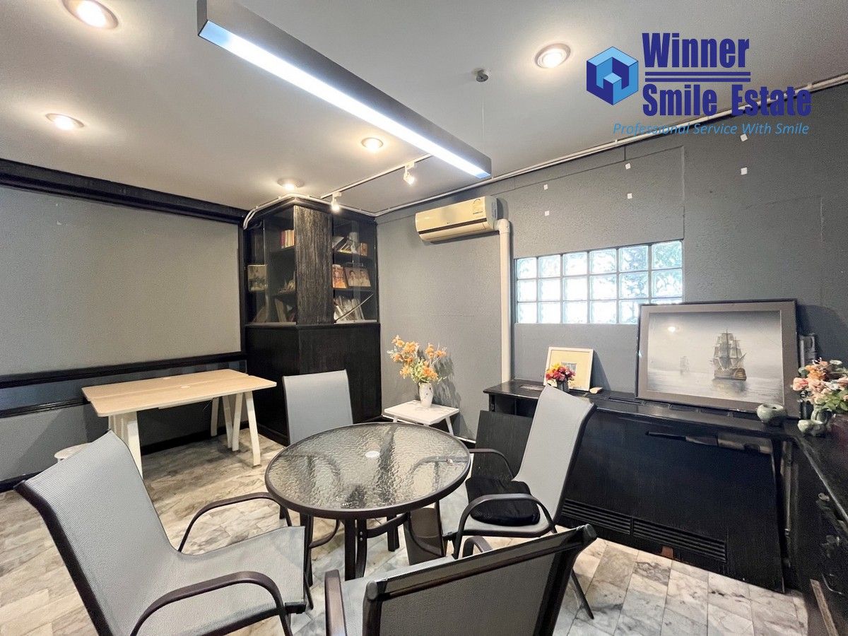 ขายโฮมออฟฟิศพระราม 9 เพชรบุรีตัดใหม่ RCA : ขายโฮมออฟฟิต 3 ชั้น พื้นที่ 356 ตร.ม. พระราม 9 ซอย 19 (ซอยเดียวกับวัดพระราม 9) ใกล้ย่านพระรามเก้า - รัชดา เหมาะทำออฟฟิต และอยู่เอง