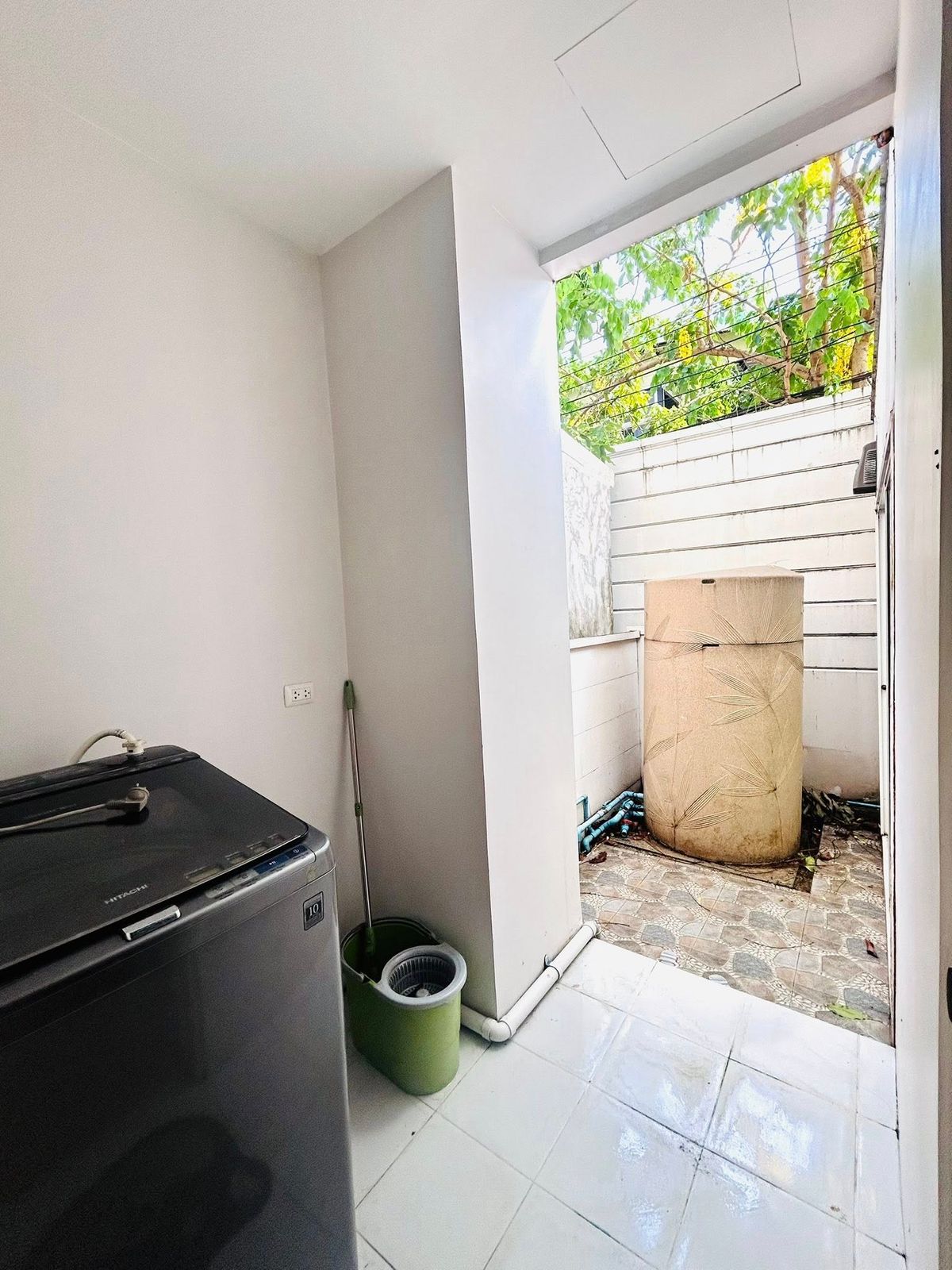 ขายทาวน์โฮมลาดกระบัง สุวรรณภูมิ : ✨ ขายด่วน! ทาวน์โฮม 3 ชั้น บ้านกลางเมือง สวนหลวง ร.9 พร้อมอยู่  เหมาะทำโฮมออฟฟิศ ทำเลทอง ใกล้เมกา บางนา