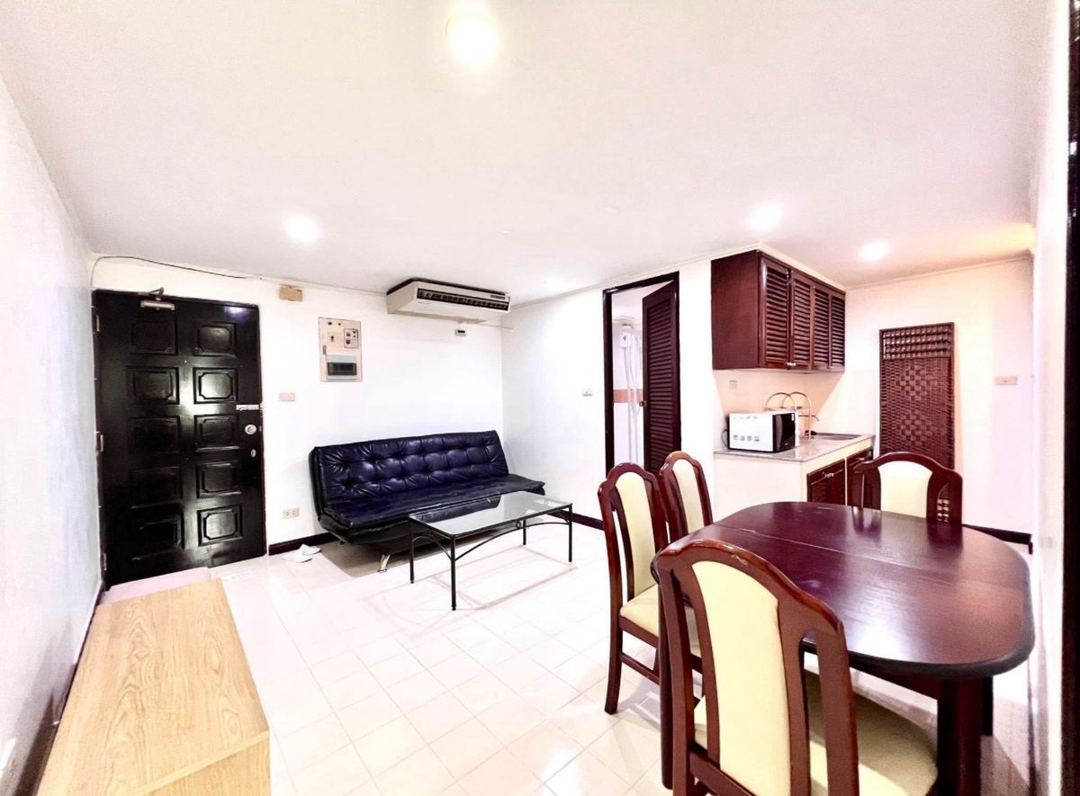 For RentCondoSilom, Saladaeng, Bangrak : For Rent Diamond Tower Sathorn 1bed 50 sqm. With furniture 20,000 baht