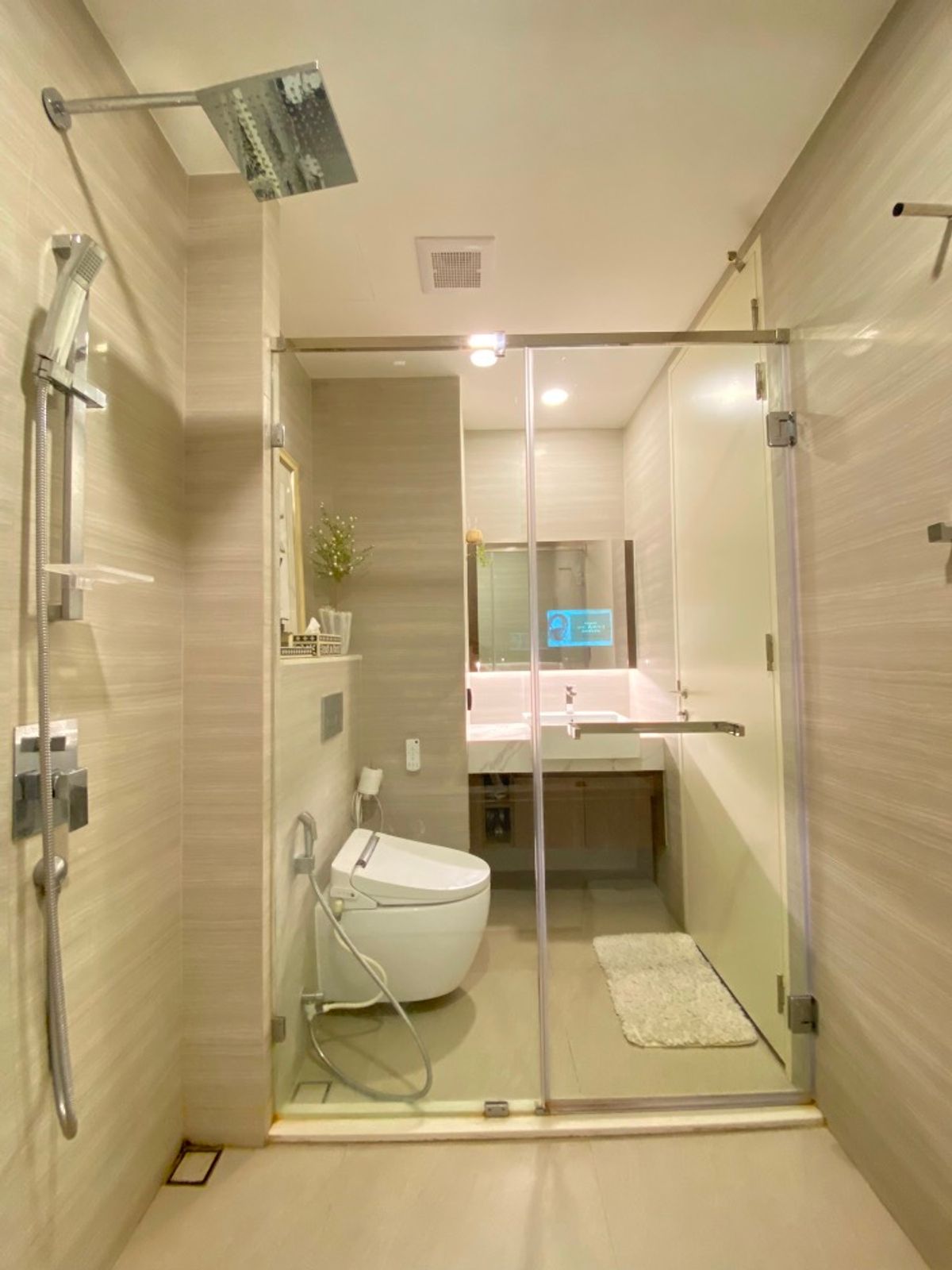 For SaleCondoSukhumvit, Asoke, Thonglor : ✨ Luxury Condo in the Heart of Thonglor, High Floor with Unobstructed City Views, Fully Furnished, Prime Location Near BTS Thonglor, Ready to Move In.