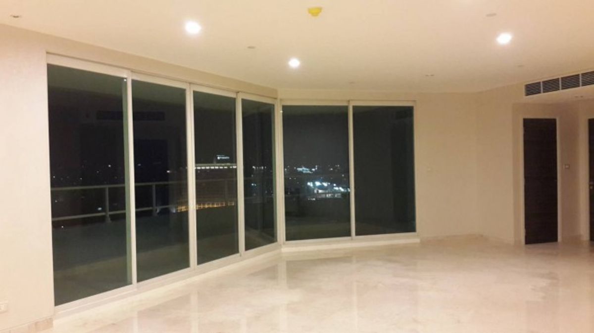 ให้เช่าคอนโดวงเวียนใหญ่ เจริญนคร : 283sqm Beautiful Riverside 4 bedrooms condo for rent at Watermark