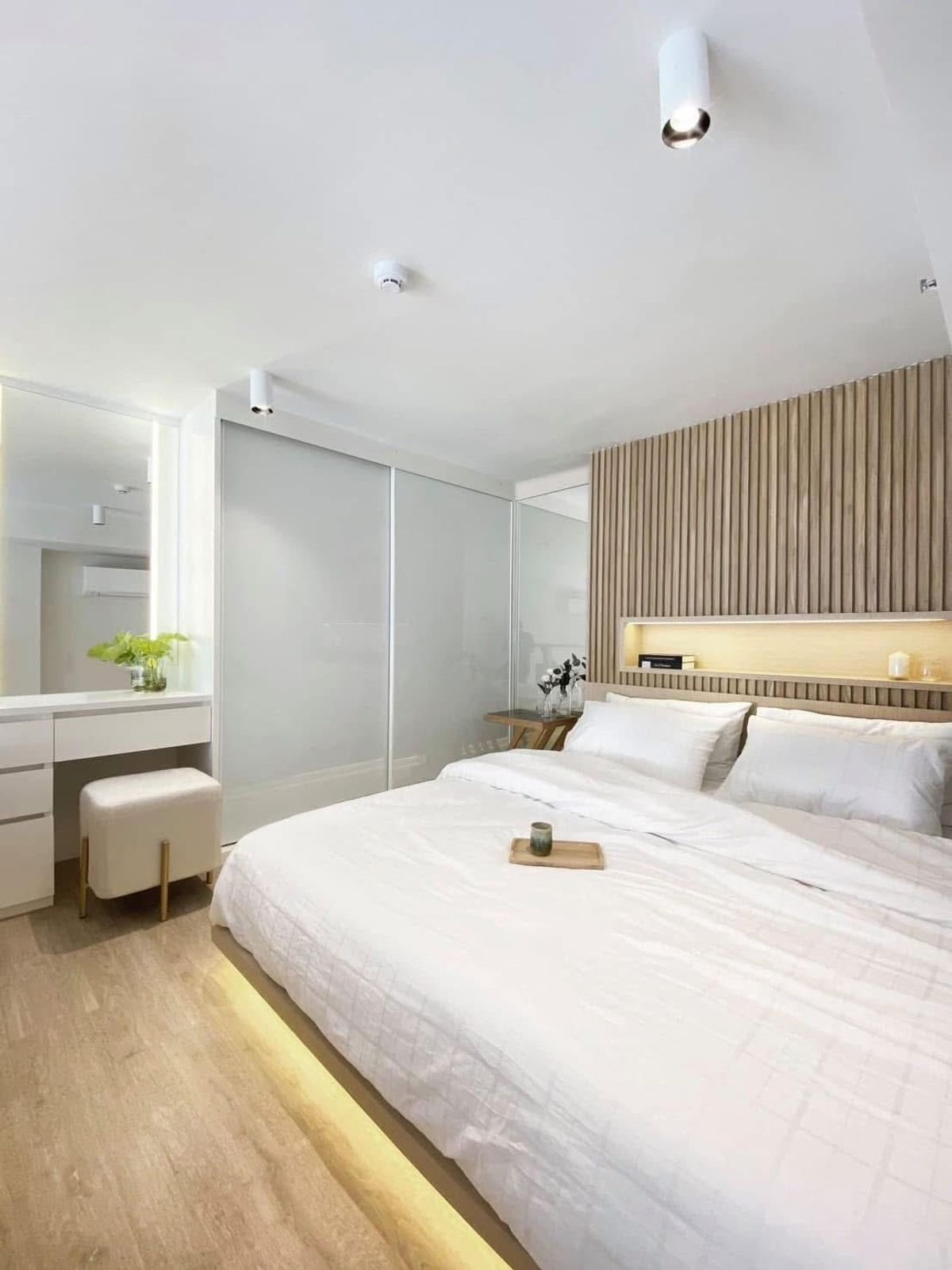 For RentCondoRama9, Petchburi, RCA : 🔴23,000 ฿ 🔴 🔴 𝗜𝗱𝗲𝗼 𝗡𝗲𝘄 𝟵┃ 𝟵┃ 𝟵┃ 𝟵┃ Ideo New Rama 9 ✅ Near MRT Rama 9, happy to serve 🙏 Interested to say hello (very fast answer): 📱 Property code 6805-2203 📱: ID LINE:@bbcondo88