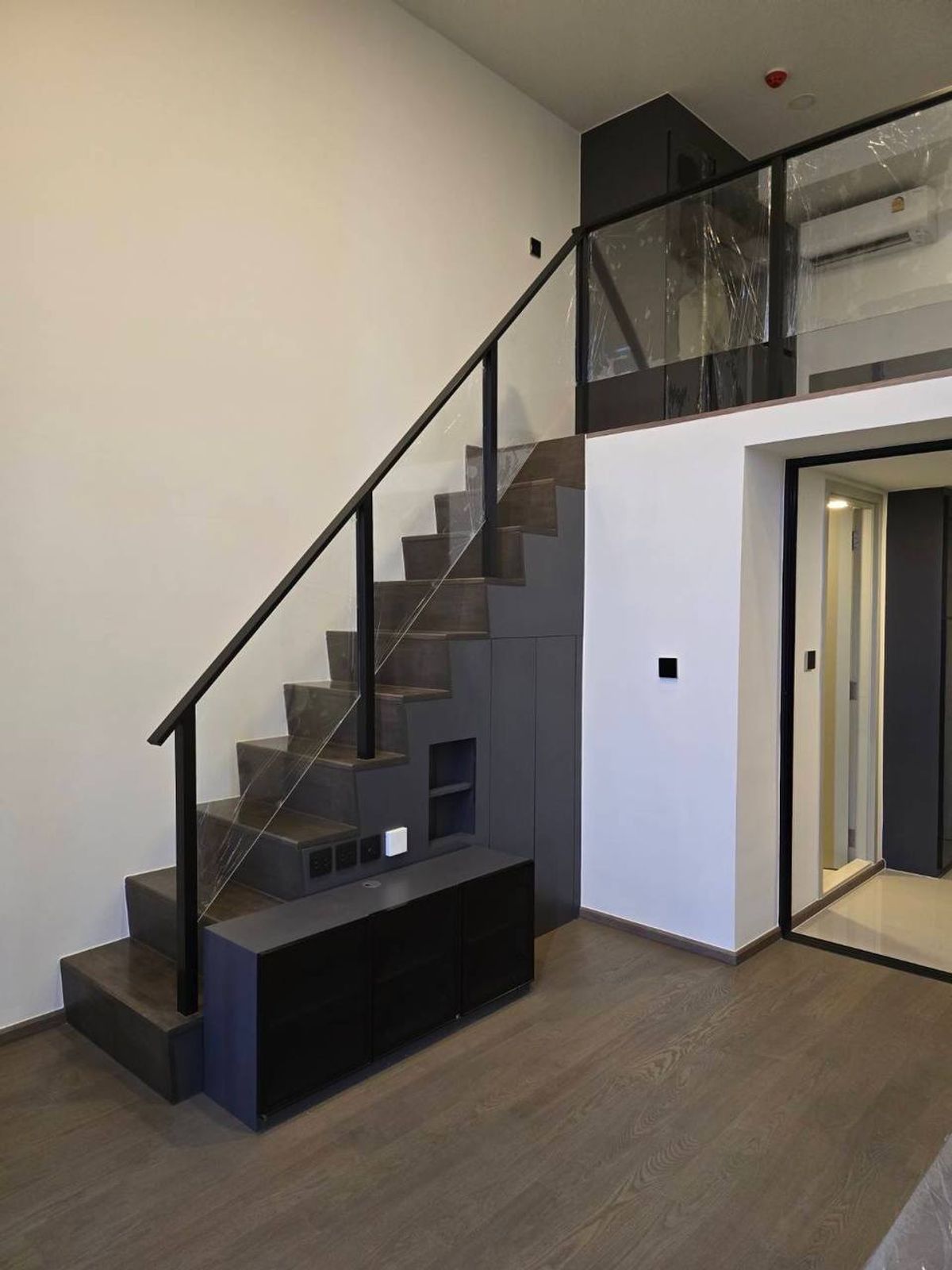 For SaleCondoSiam Paragon ,Chulalongkorn,Samyan : Park Origin Chula Samyan【𝐒𝐄𝐋𝐋】🔥Complete in one room! Luxurious built-in condo, fully furnished, walk to MRT in 5 minutes🔥 Contact Line ID: @hacondo