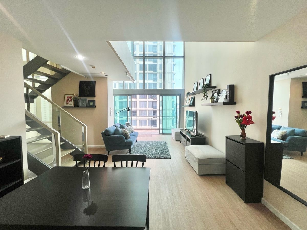 For RentCondoSukhumvit, Asoke, Thonglor : 𝐅𝐨𝐫 𝐑𝐞𝐧𝐭: The Room Sukhumvit21 2bed 2Bath Duplex 117SQM 75K