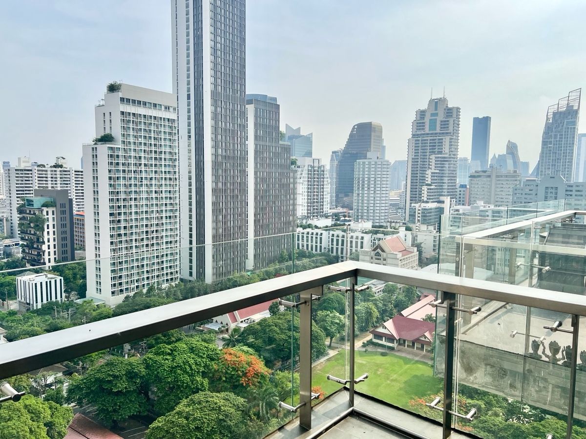 For RentCondoSukhumvit, Asoke, Thonglor : 𝐅𝐨𝐫 𝐑𝐞𝐧𝐭: The Room Sukhumvit21 2bed 2Bath Duplex 117SQM 75K