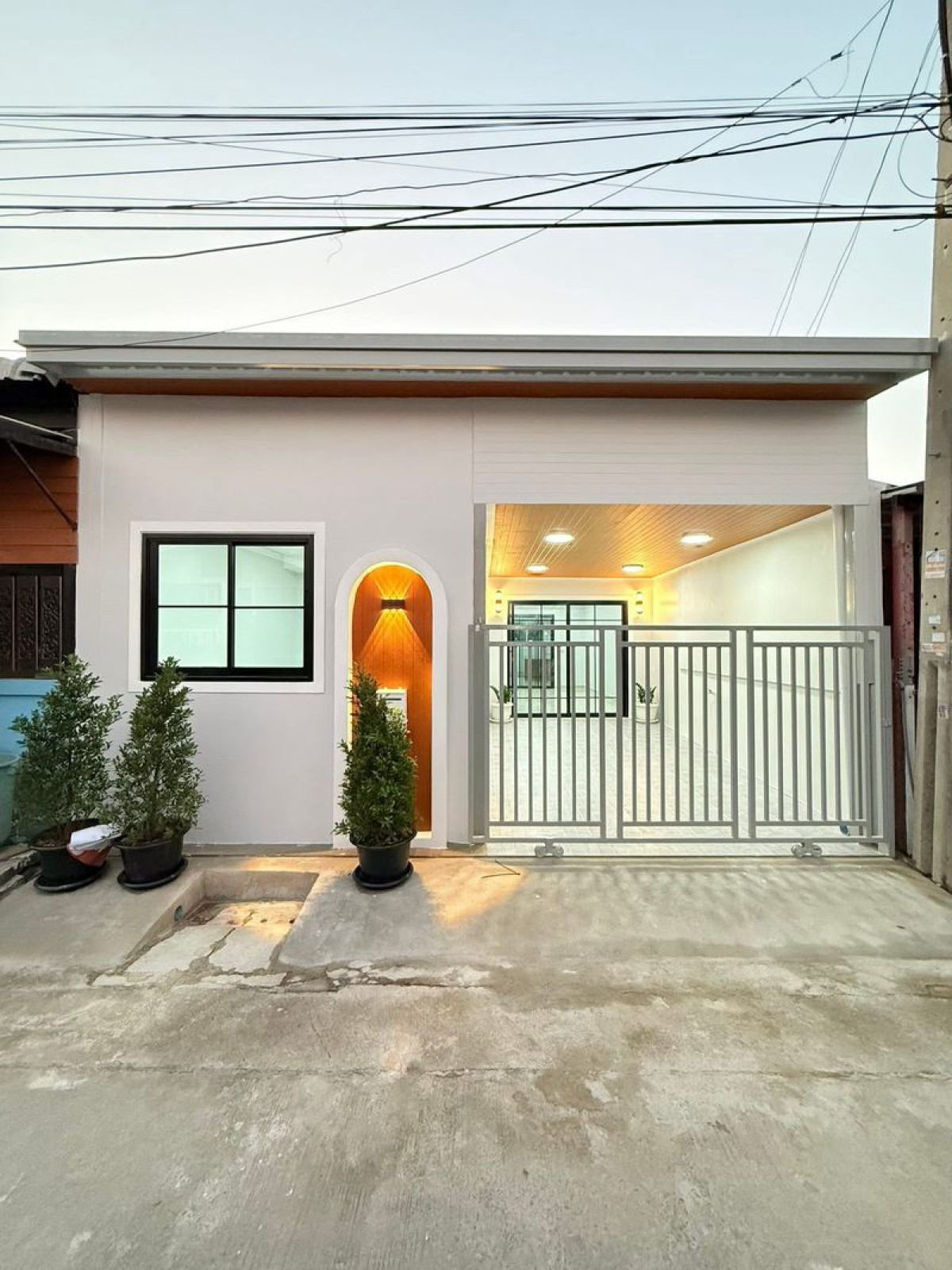 ขายทาวน์โฮมนนทบุรี บางใหญ่ บางบัวทอง : ขายทาวน์เฮ้าส์/ทาวน์โฮม บ้านตะวันงาม หน้ากว้าง บางใหญ่ บางใหญ่ นนทบุรี CX-132967