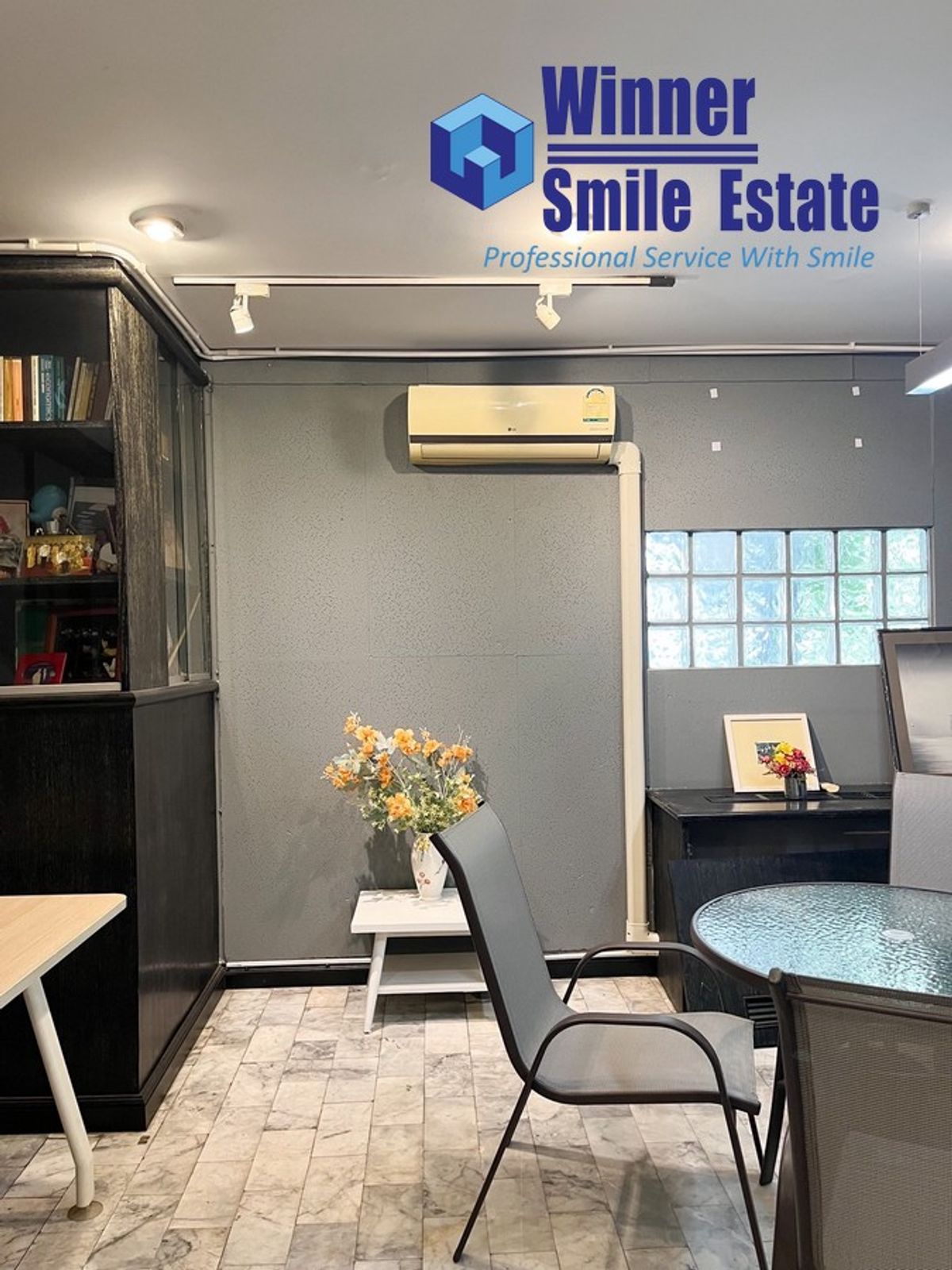 ขายโฮมออฟฟิศพระราม 9 เพชรบุรีตัดใหม่ RCA : ขายโฮมออฟฟิต 3 ชั้น พื้นที่ 356 ตร.ม. พระราม 9 ซอย 19 (ซอยเดียวกับวัดพระราม 9) ใกล้ย่านพระรามเก้า - รัชดา เหมาะทำออฟฟิต และอยู่เอง