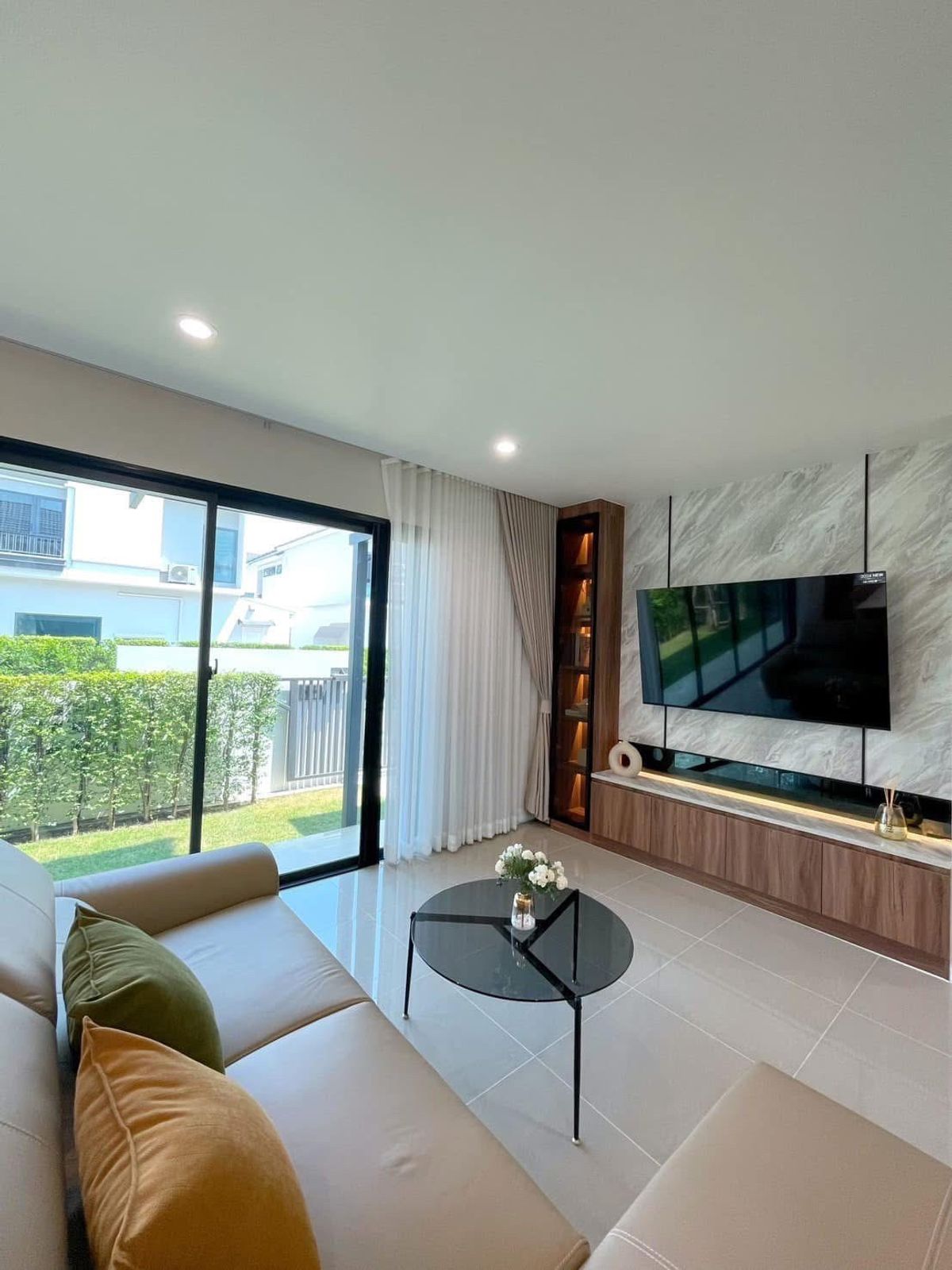 ★ Perfect for family ★ บ้านเดี่ยว 2 ชั้น | ขนาดที่ดิน 57.60 ตร.ว. พื้นที่ใช้สอย 183.00 ตร.ม. | 4 ห้องนอน 3 ห้องน้ำ 2 ที่จอดรถ | ใกล้ เมกาบางนา 4 นาที Loading...