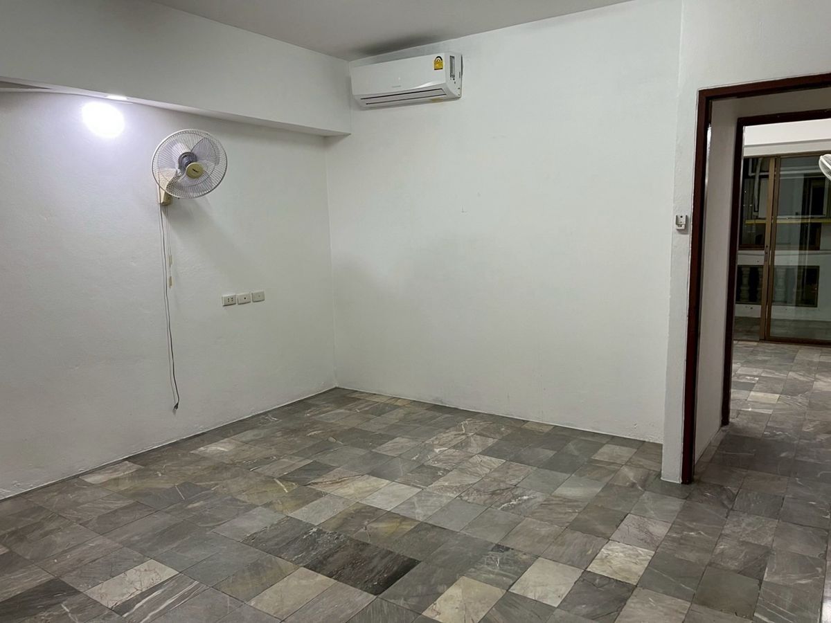 For SaleCondoSathorn, Narathiwat : Condo for sale, Merlin Tower, Soi Narathiwat 14, Sathorn