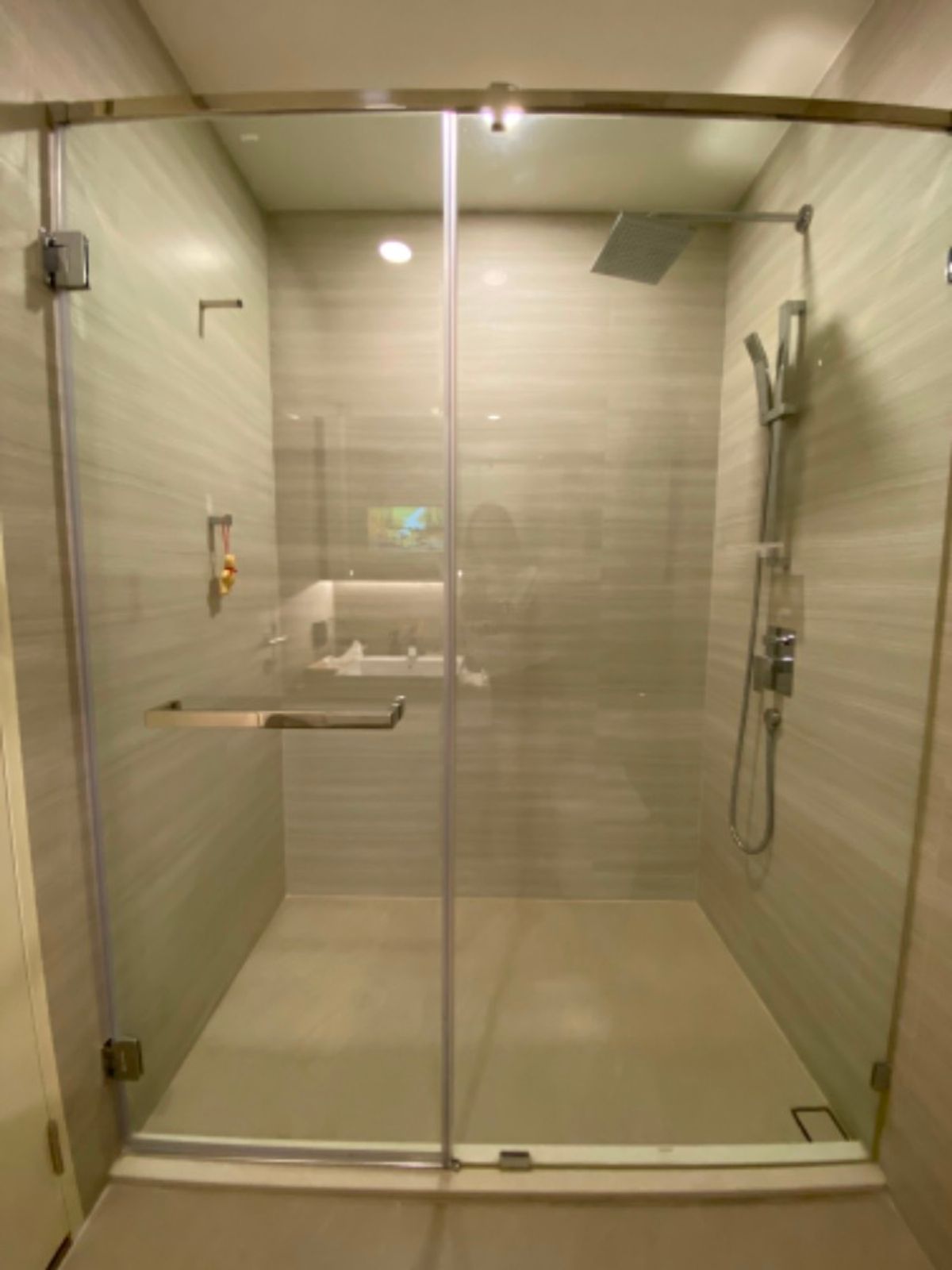 For SaleCondoSukhumvit, Asoke, Thonglor : ✨ Luxury Condo in the Heart of Thonglor, High Floor with Unobstructed City Views, Fully Furnished, Prime Location Near BTS Thonglor, Ready to Move In.