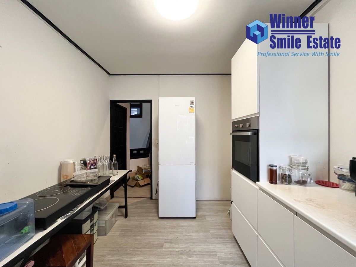 ขายโฮมออฟฟิศพระราม 9 เพชรบุรีตัดใหม่ RCA : ขายโฮมออฟฟิต 3 ชั้น พื้นที่ 356 ตร.ม. พระราม 9 ซอย 19 (ซอยเดียวกับวัดพระราม 9) ใกล้ย่านพระรามเก้า - รัชดา เหมาะทำออฟฟิต และอยู่เอง