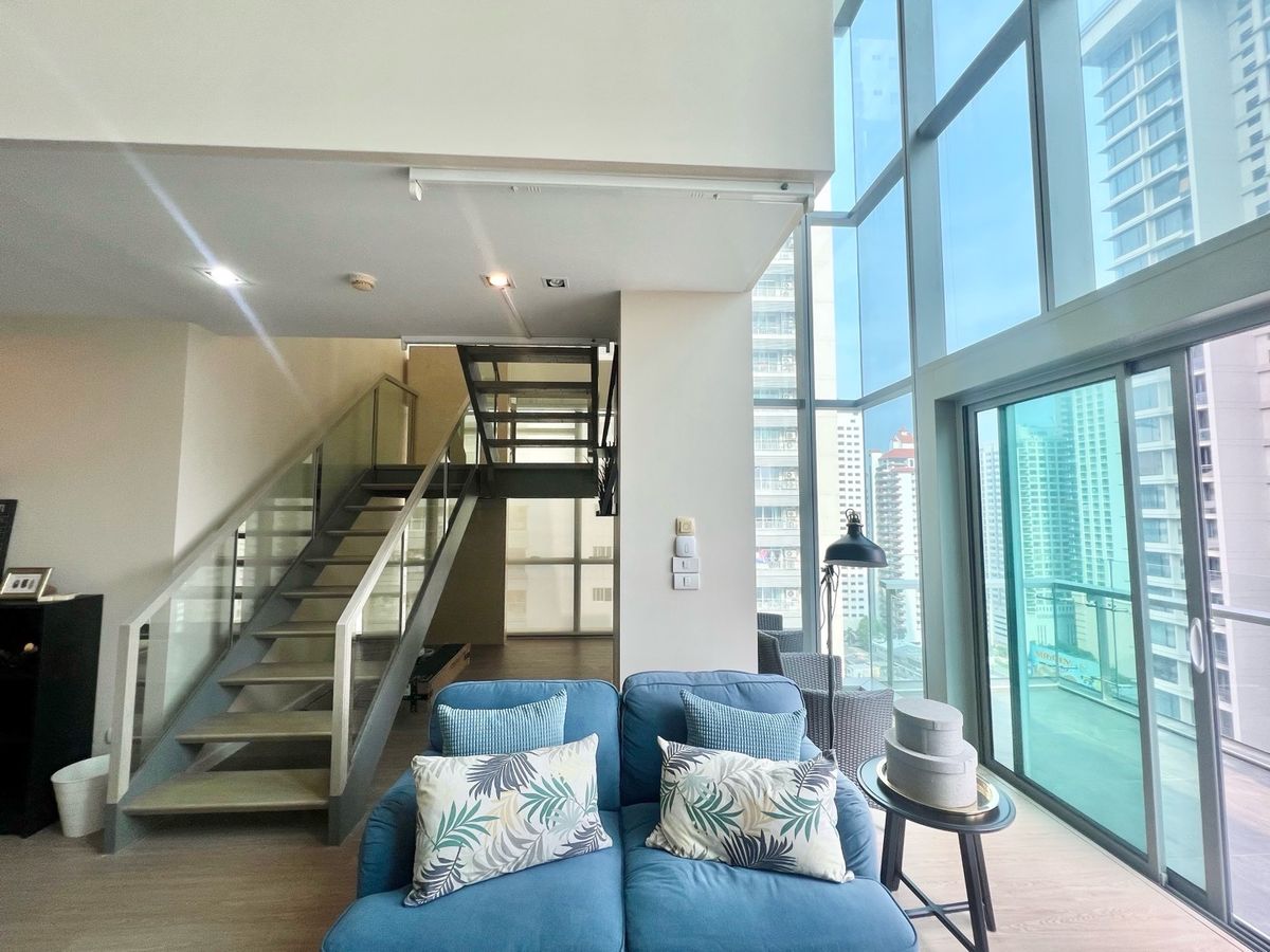 For RentCondoSukhumvit, Asoke, Thonglor : 𝐅𝐨𝐫 𝐑𝐞𝐧𝐭: The Room Sukhumvit21 2bed 2Bath Duplex 117SQM 75K