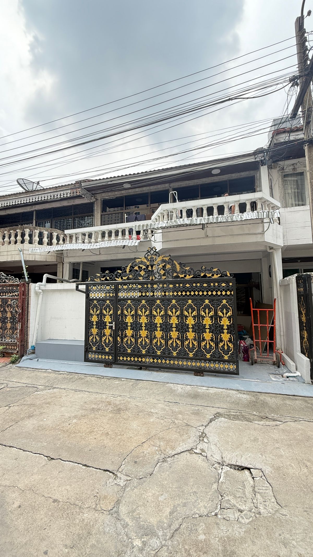 For RentTownhomeSukhumvit, Asoke, Thonglor : Townhouse for Rent Sukhumvit26 Area 27SQW 220SQM 3 BEDS RENT 65K