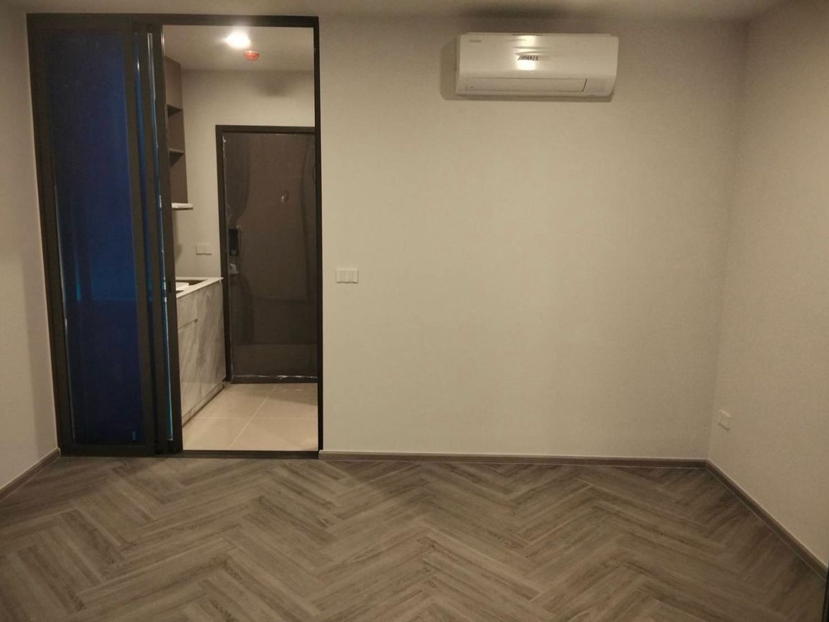 For RentCondoPinklao, Charansanitwong : @condomedium 📍 Rent Aspire Arun Prive, new room, 1 hand furniture