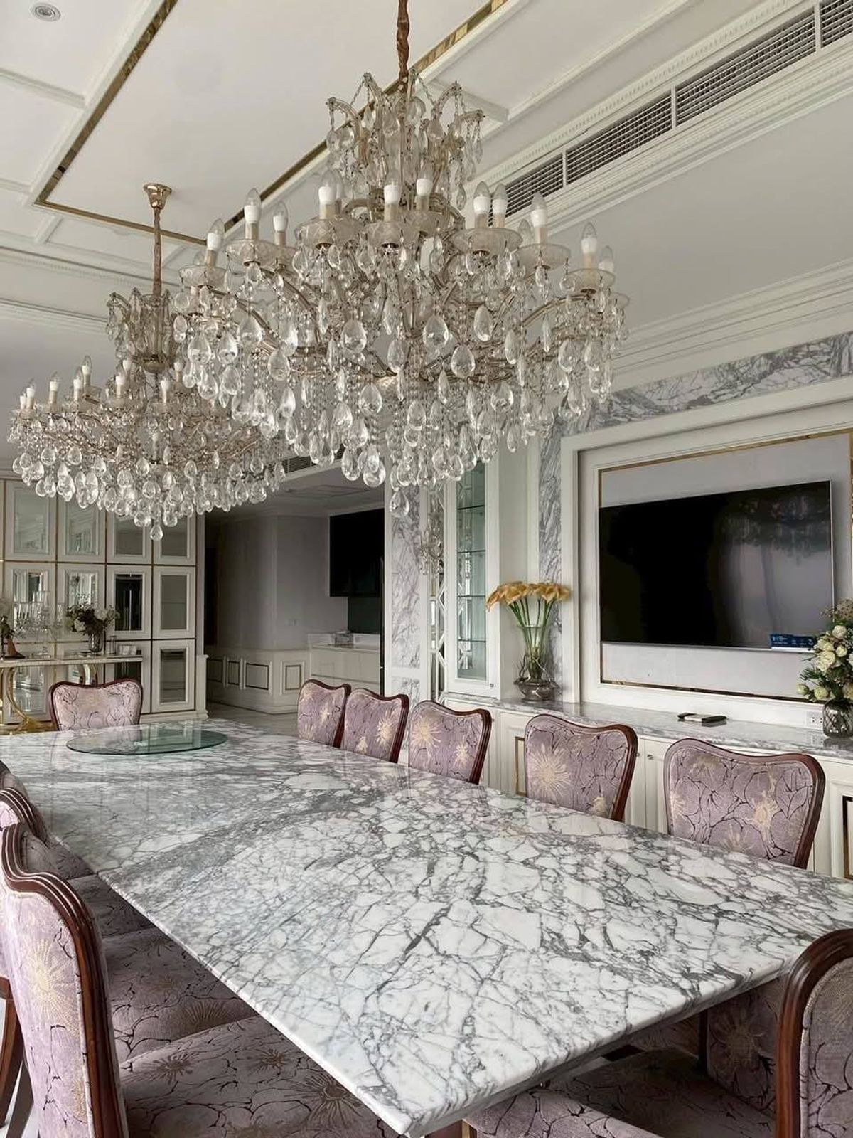 ให้เช่าพระราม 9 เพชรบุรีตัดใหม่ RCA : 🌟 Ultra Rare Penthouse ใจกลางอโศก วิว 360 องศา | Q Asoke 5 ห้องนอน 6 ห้องน้ำ เพนท์เฮาส์สุดหรูชั้น 42 | เพียง 320,000 บาท/เดือน