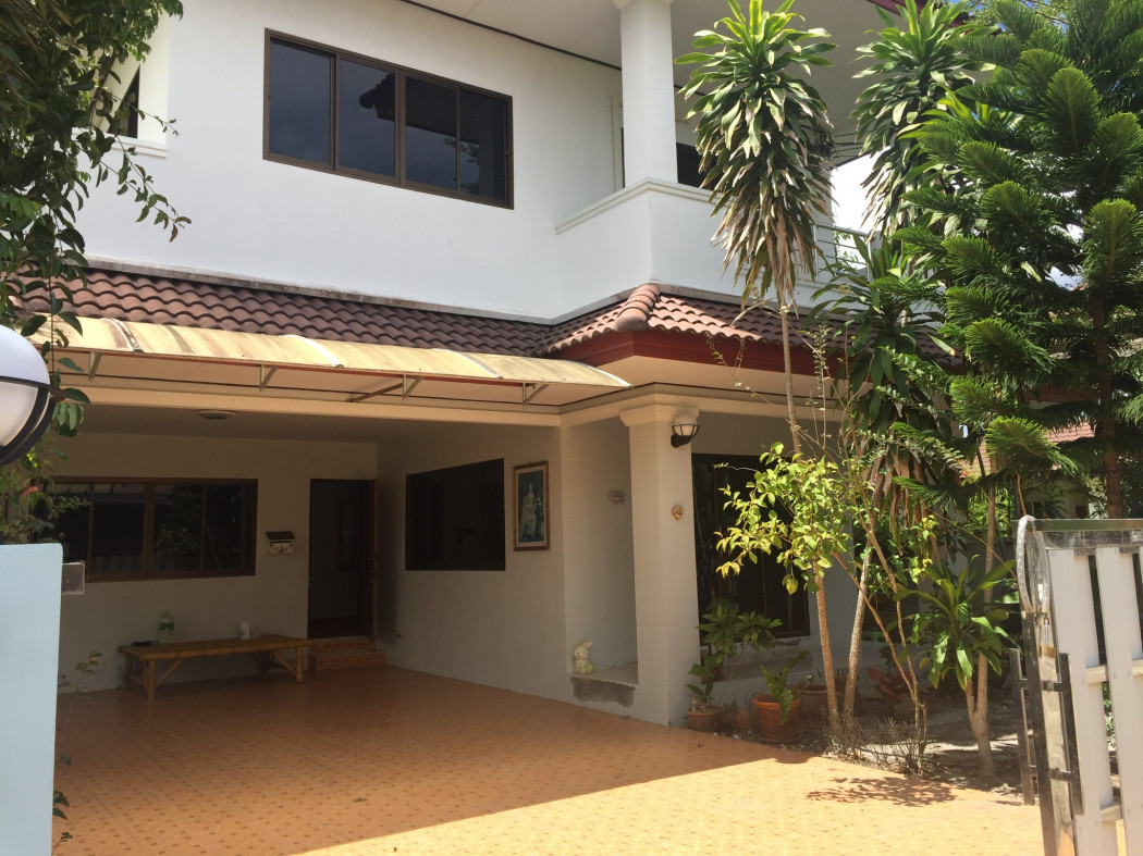 ให้เช่าบ้านนครศรีธรรมราช : ให้เช่า บ้านเดี่ยว เมืองนครสยามนครธานี 250 ตรม. 70 ตร.วา 4นอน 3น้ำ 4จอดรถ ตกแต่งสวยเฟอร์ครบ พร้อมอยู่ ใกล้ BigC รพนครินทร์ สนามบินนครศรี