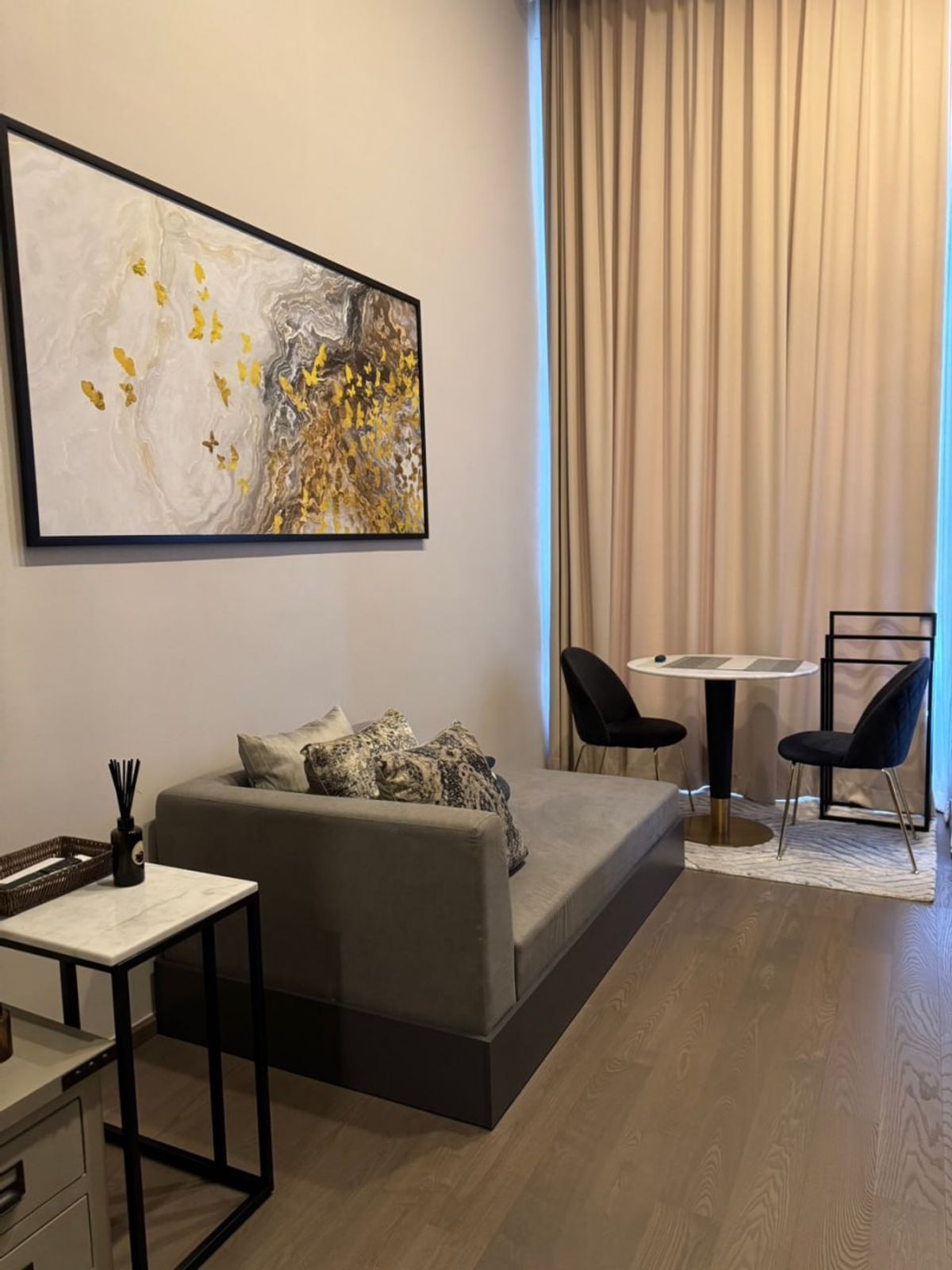 For SaleCondoSiam Paragon ,Chulalongkorn,Samyan : Park Origin Chula Samyan【𝐒𝐄𝐋𝐋】🔥Dark, cool, stylish! Condo decorated in dark tones, luxurious built-ins, near the BTS, walkable🔥 Contact Line ID: @hacondo