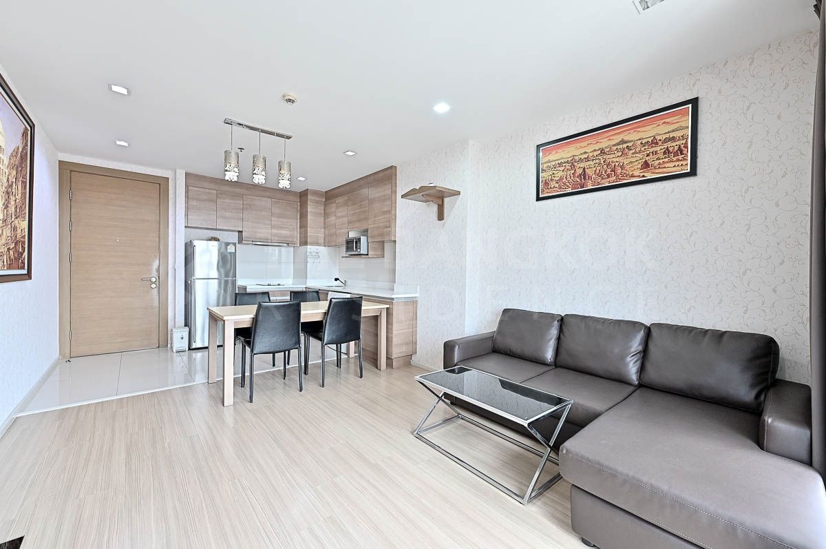 ให้เช่าคอนโดรัชดา ห้วยขวาง : 🔥🔥Best price!! 2b2b 32k RHYTHM Ratchada-Huaikhwang 📞Call 065-824-2382 : pong