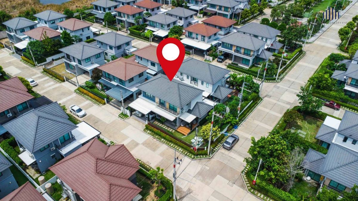 For SaleHouseChachoengsao : Baan Mongkol is ready to move in !! Sell ​​cheap, large detached house, potential location! Ban Pho - Chachoengsao Project, Land 71.6 sq.w., using 217 sq.m., accessing many routes Just 7 minutes near the motorway !!