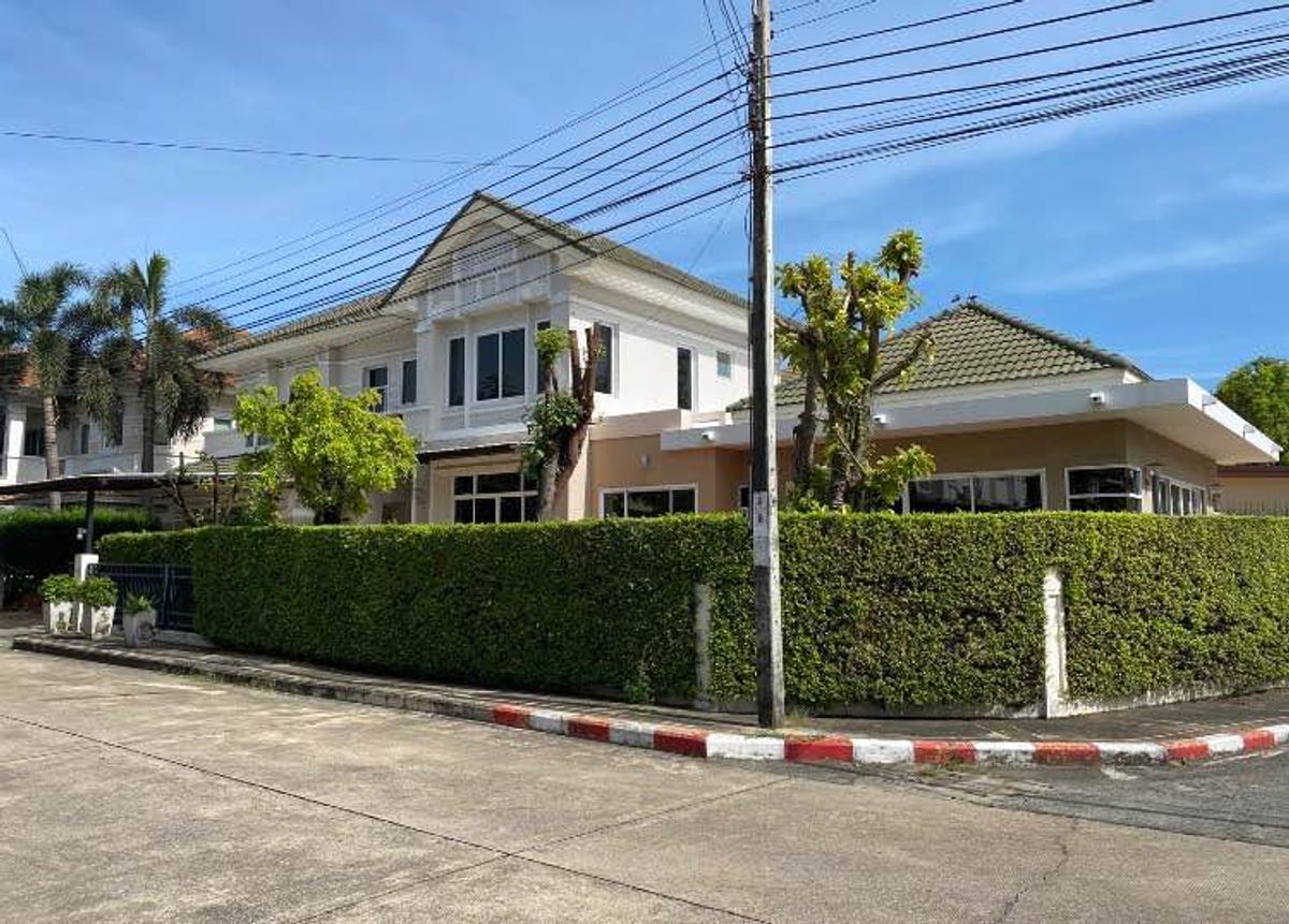 For SaleHouseBangna, Bearing, Lasalle : Selling with the tenant is very cheap !! 2 -storey detached house, Perfect Place, Ramkhamhaeng 164, near Lotus Big C HomePro