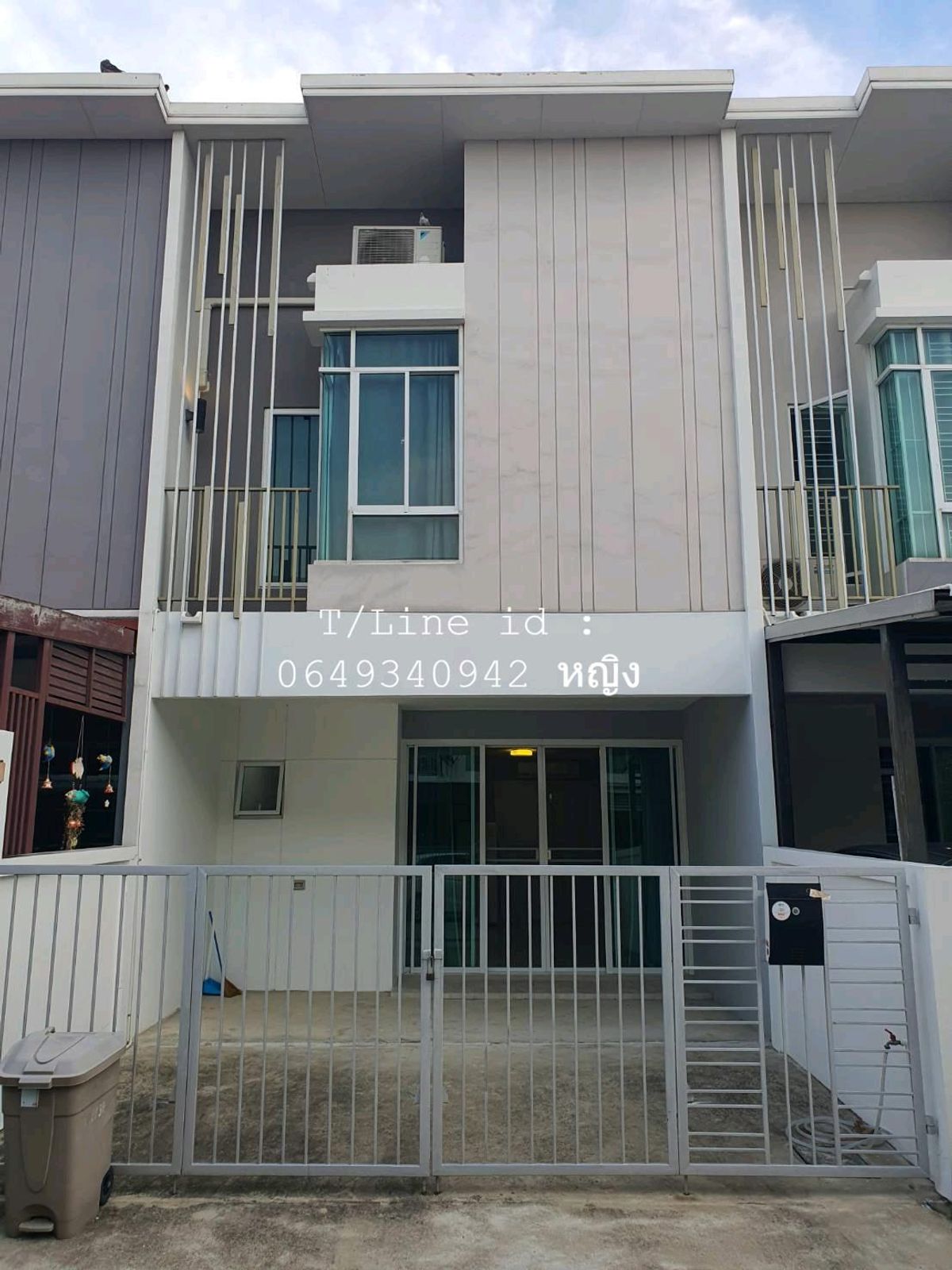 ให้เช่าทาวน์โฮมพุทธมณฑล ศาลายา : 🚩ให้เช่าทาวน์โฮมทำเลดีหลังมุม เดินทางเพียง 10 นาที ถึงม.มหิดลศาลายา (ว่าง 2 หลัง)
พร้อมเฟอร์นิเจอร์ เครื่องใช้ไฟฟ้าแต่งครบ พร้อมเข้าอยู่ได้เลย 