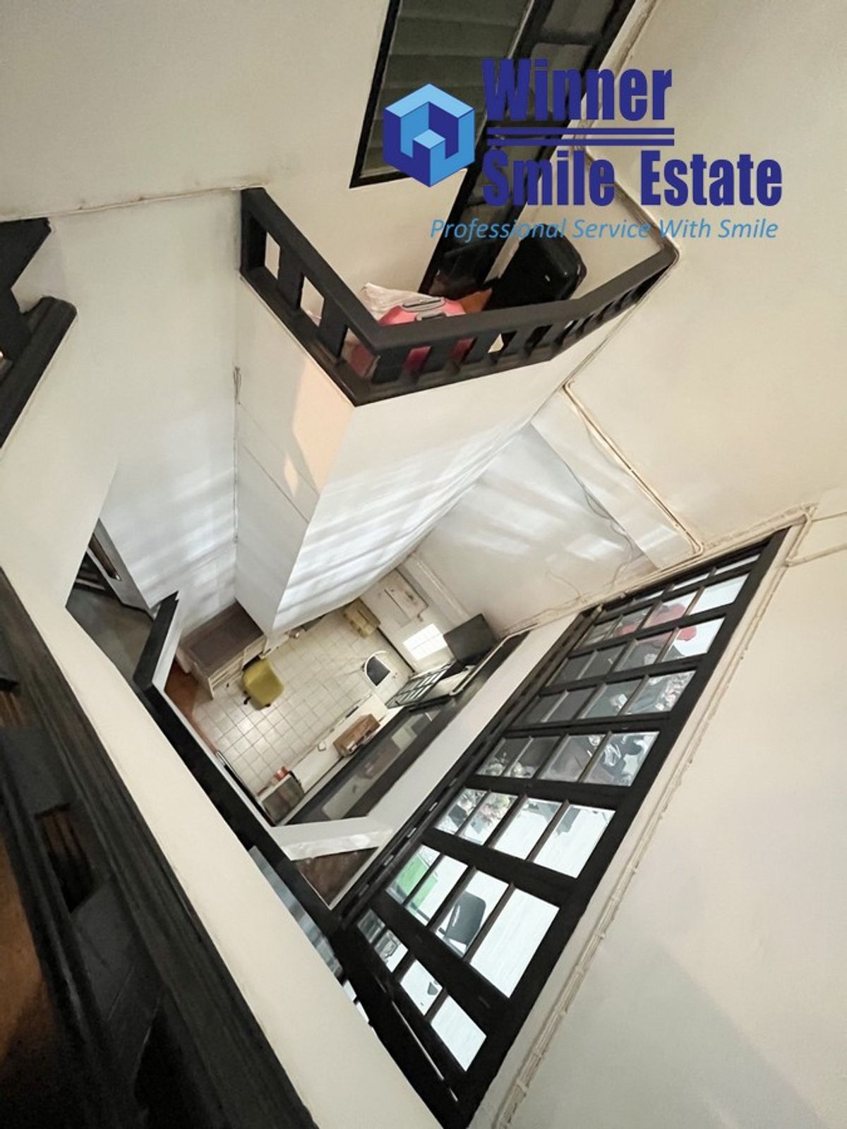 ขายโฮมออฟฟิศพระราม 9 เพชรบุรีตัดใหม่ RCA : ขายโฮมออฟฟิต 3 ชั้น พื้นที่ 356 ตร.ม. พระราม 9 ซอย 19 (ซอยเดียวกับวัดพระราม 9) ใกล้ย่านพระรามเก้า - รัชดา เหมาะทำออฟฟิต และอยู่เอง