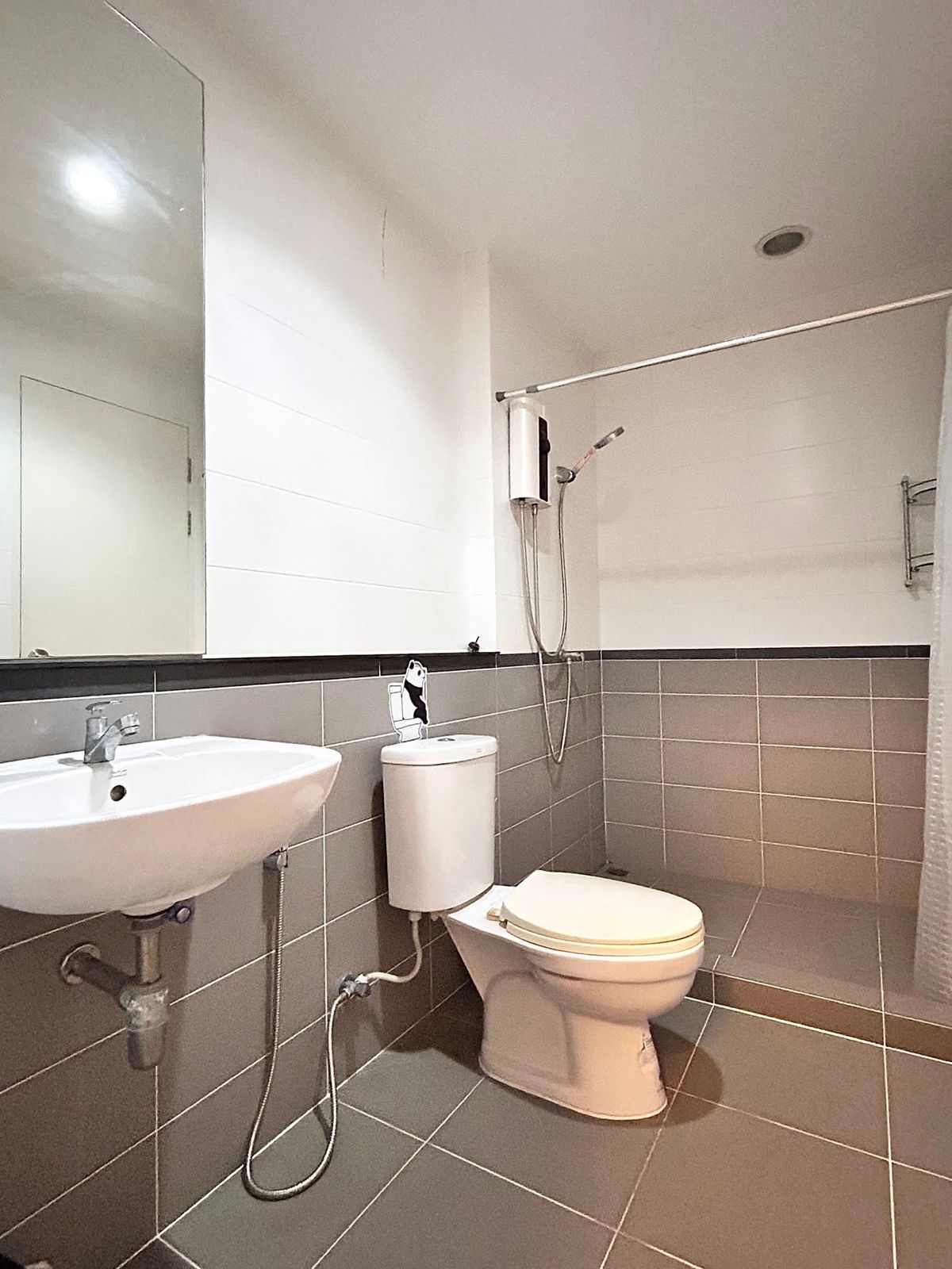 ขายทาวน์โฮมลาดกระบัง สุวรรณภูมิ : ✨ ขายด่วน! ทาวน์โฮม 3 ชั้น บ้านกลางเมือง สวนหลวง ร.9 พร้อมอยู่  เหมาะทำโฮมออฟฟิศ ทำเลทอง ใกล้เมกา บางนา