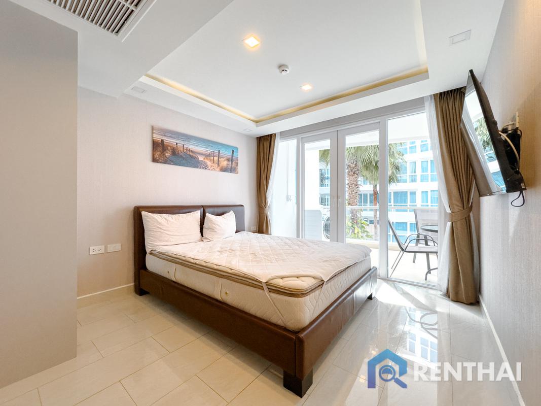 For SaleCondoPattaya, Bangsaen, Chonburi : Fully furnished Grand Avenue Residence Pattaya condominium is available for only 5.99 million baht, offering a beautiful pool view.