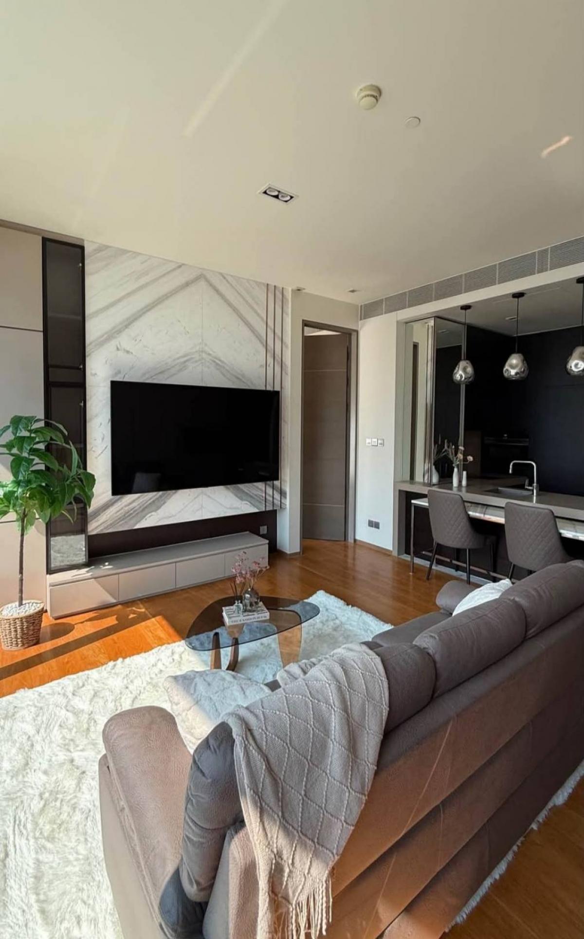 For SaleCondoSilom, Saladaeng, Bangrak : 28/01/2026, including transfer fee