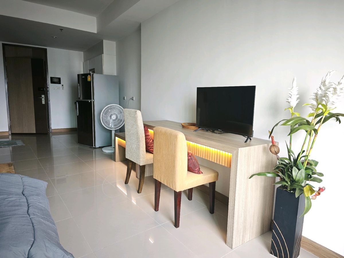 ให้เช่าคอนโดวงเวียนใหญ่ เจริญนคร : Condo for Rent:  Available for Short-term rental, minimum 1 month and long-term rentals.Supalai River Resort Charoennakhon;  Beautiful Studio Room with Chao Phraya River View 32th Floor (High Floor) 38 sq.m. Location: Charoennakhon Road 
Redecor