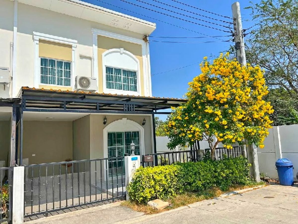 For RentTownhomeLadkrabang, Suwannaphum Airport : 2 -story townhouse behind the corner of Onnut Chalong Krung 3, 2 Nam Demon