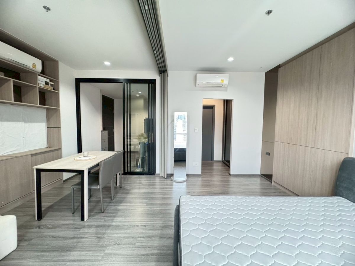 ให้เช่าคอนโดราชเทวี พญาไท : ✨New ✨For Rent 1 Bedroom 1 Bath 36 sqm📍  Corner Unit  23,000 per month📍